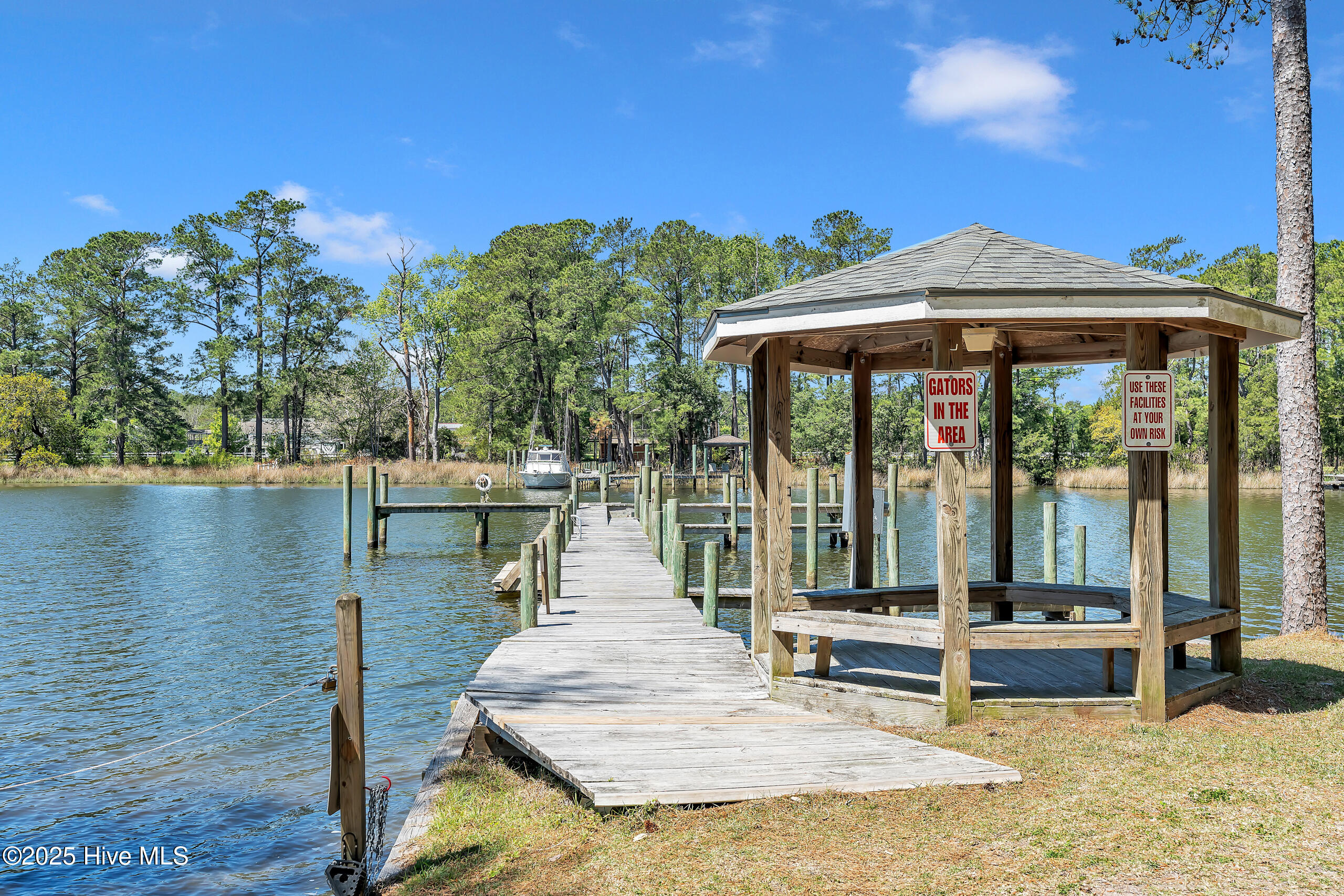 218 Jonaquins Drive