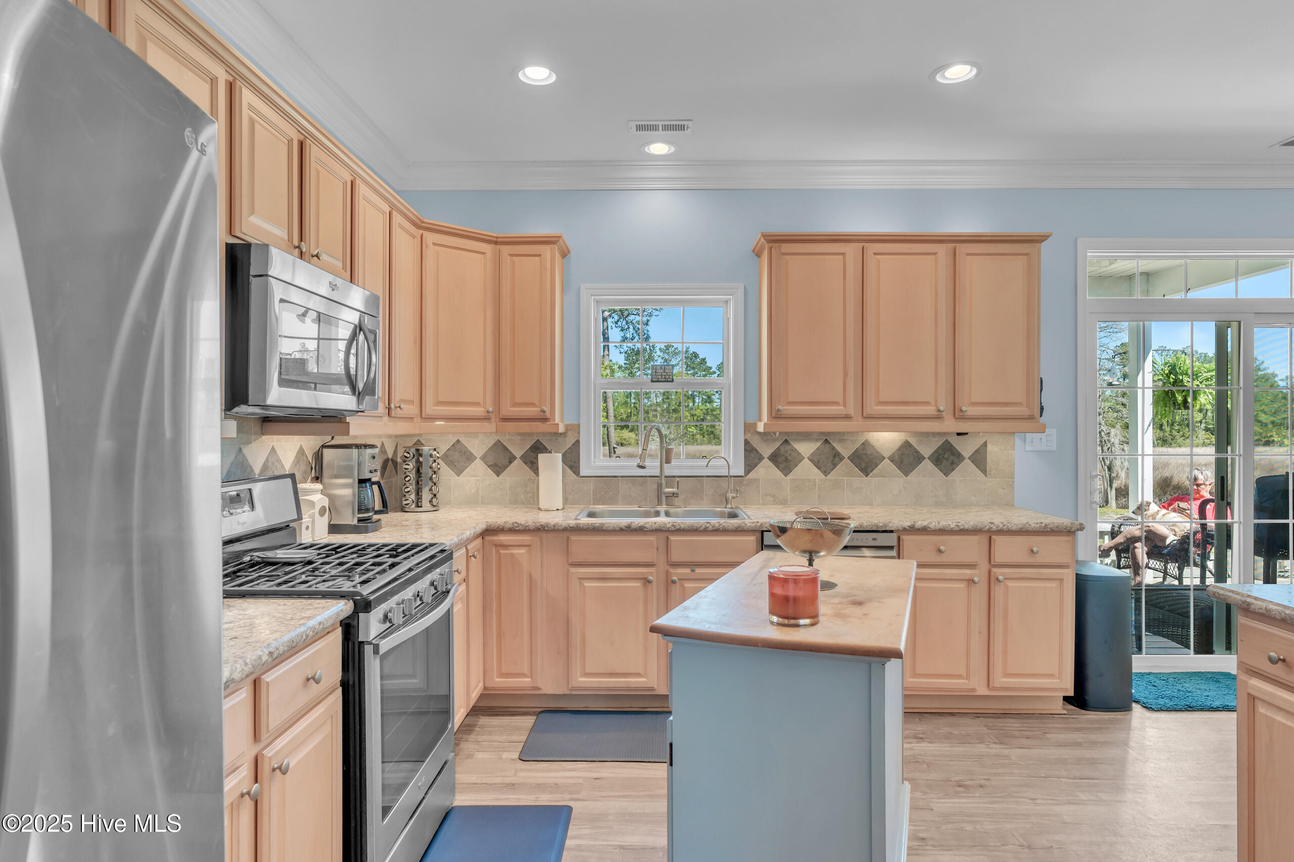 218 Jonaquins Drive
