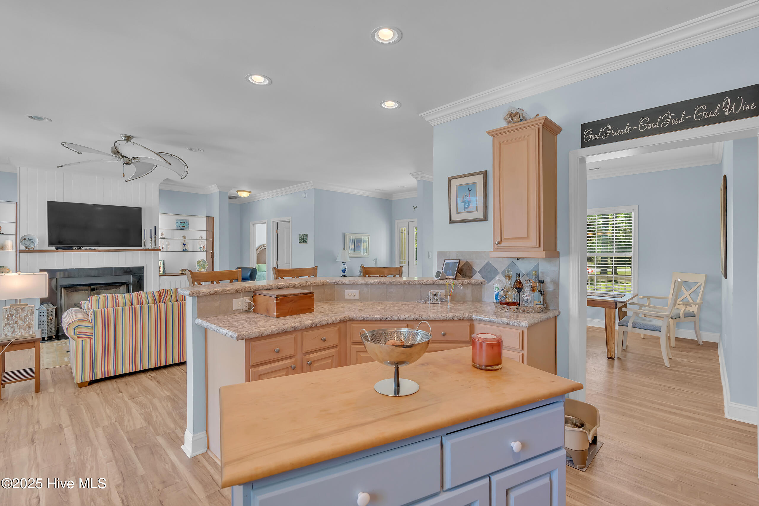 218 Jonaquins Drive
