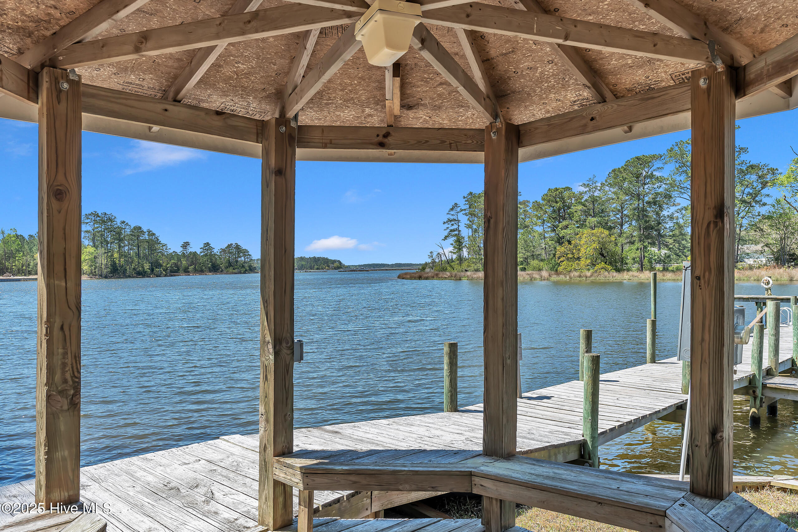 218 Jonaquins Drive