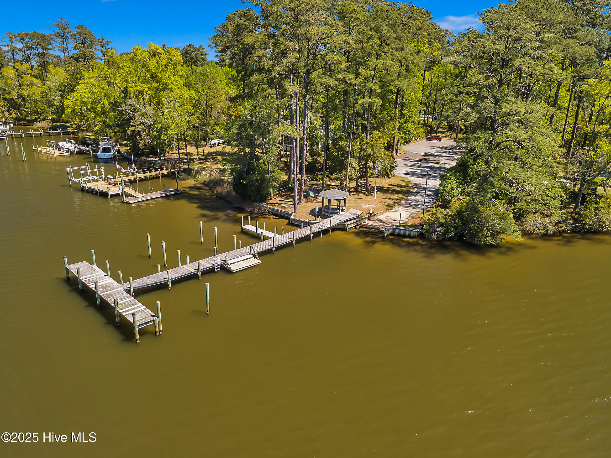218 Jonaquins Drive