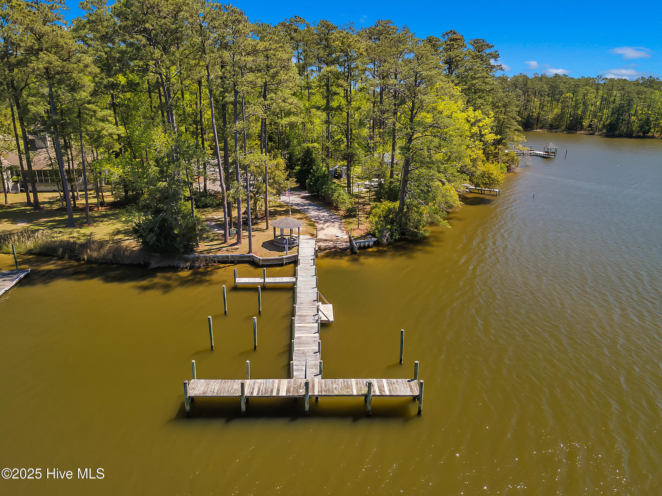 218 Jonaquins Drive