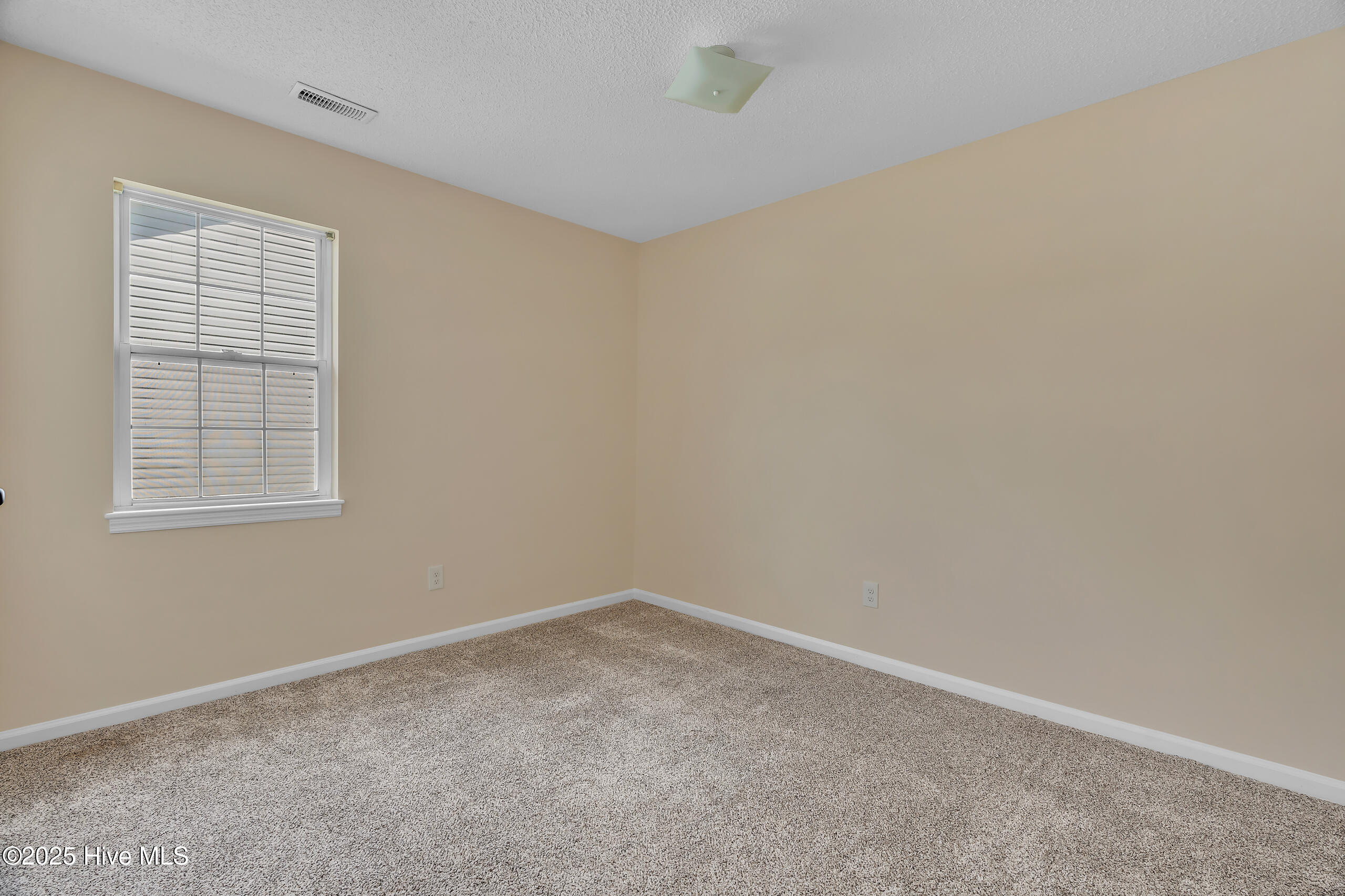 823 S Dogwood Lane