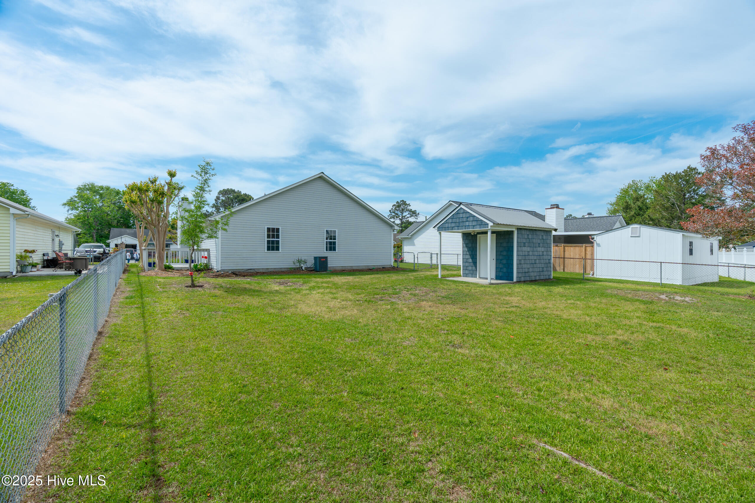 823 S Dogwood Lane