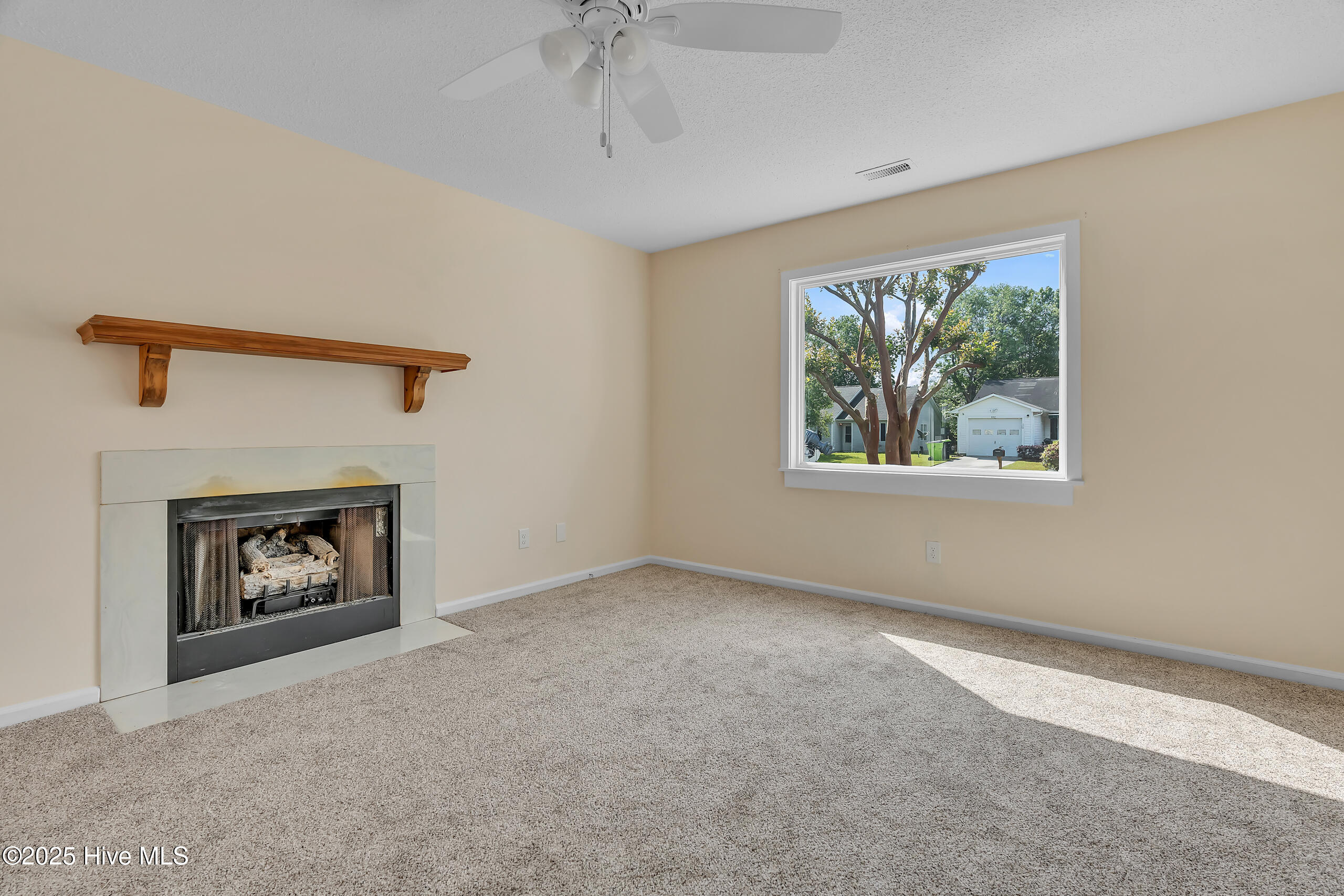823 S Dogwood Lane