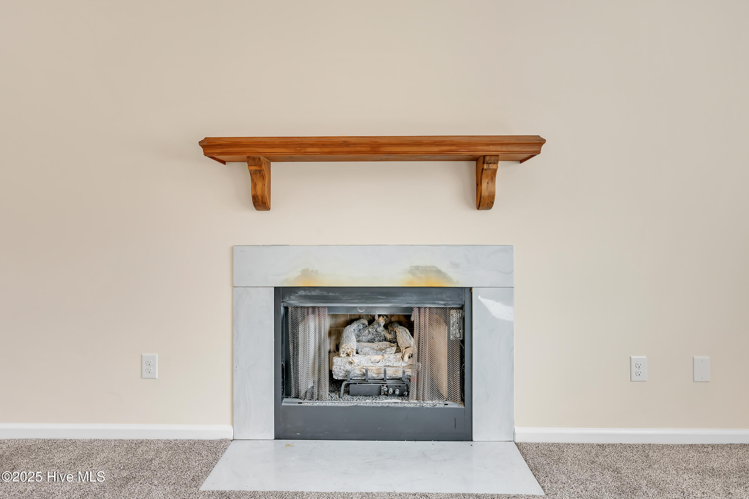 823 S Dogwood Lane