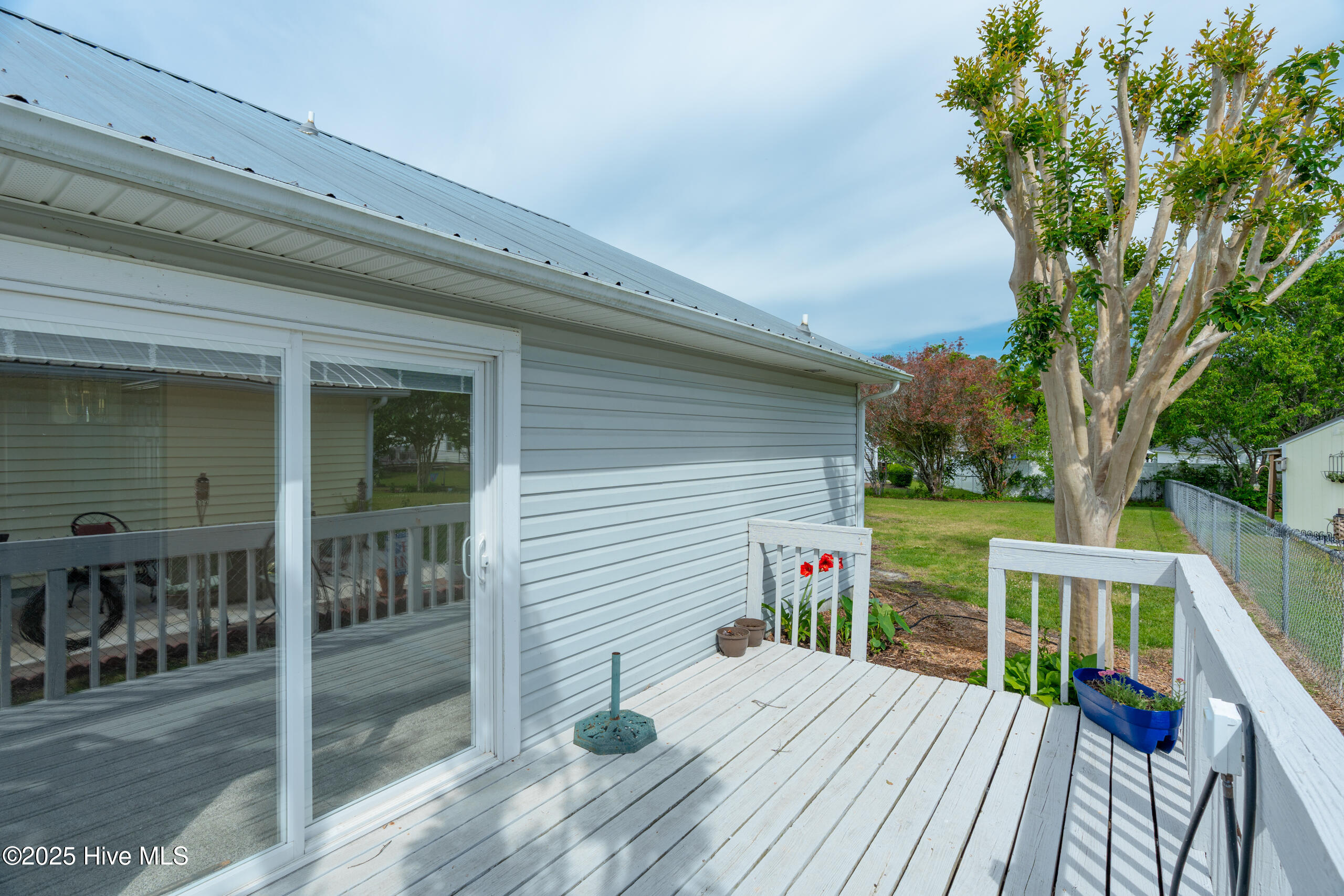 823 S Dogwood Lane