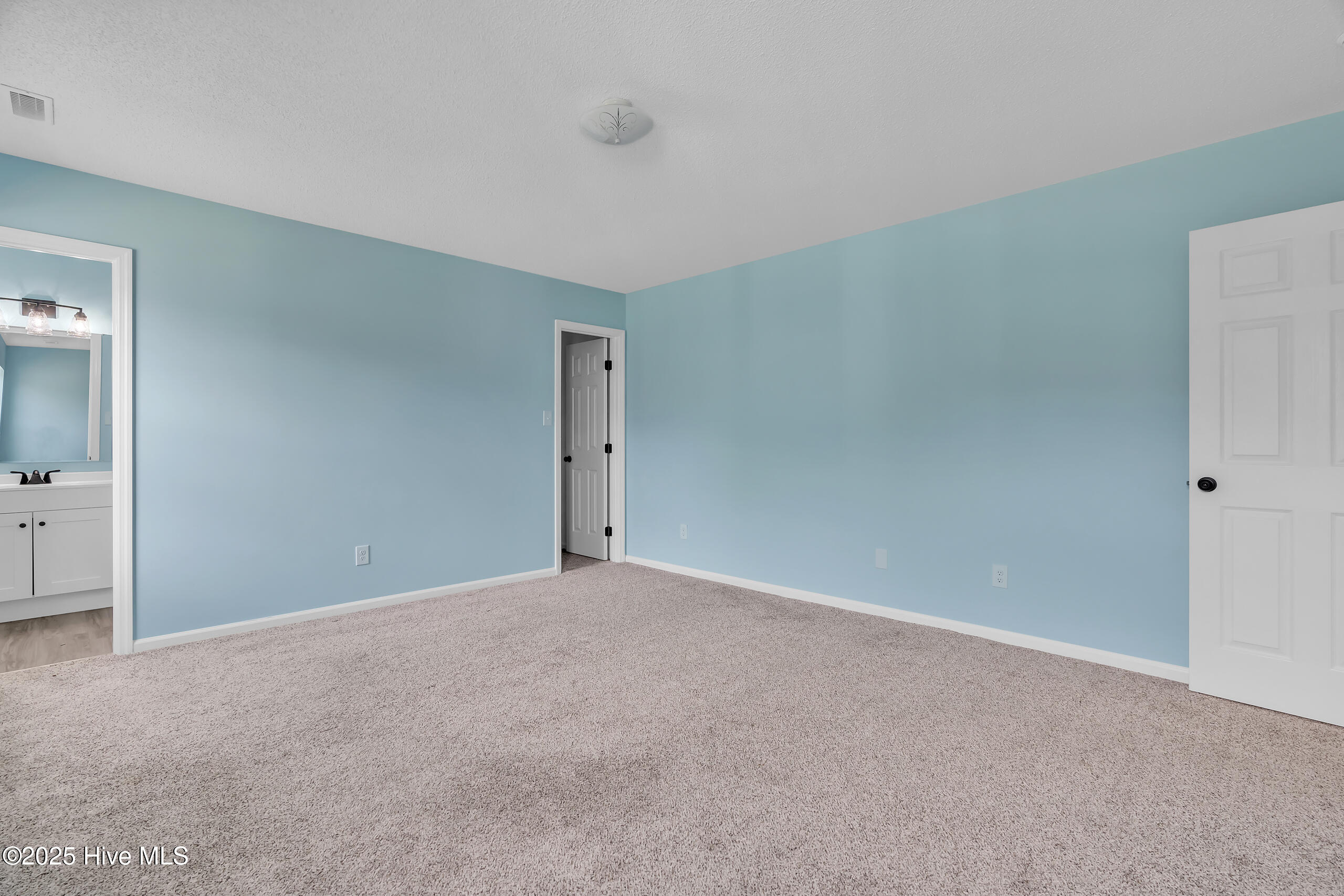 823 S Dogwood Lane