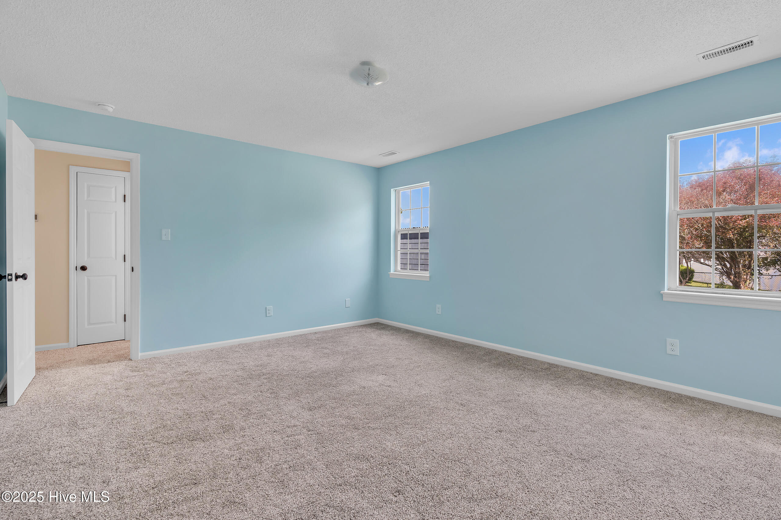 823 S Dogwood Lane