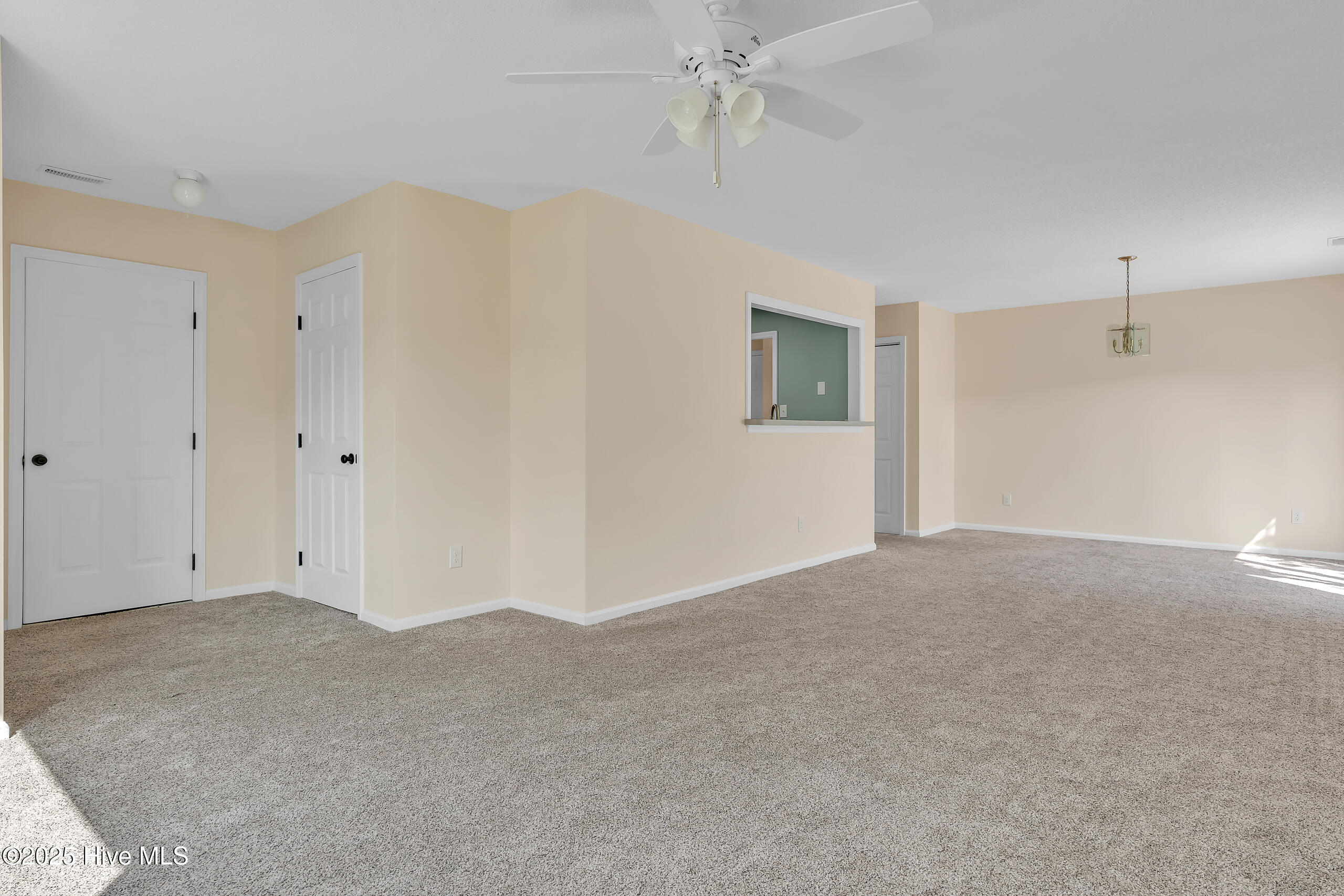 823 S Dogwood Lane