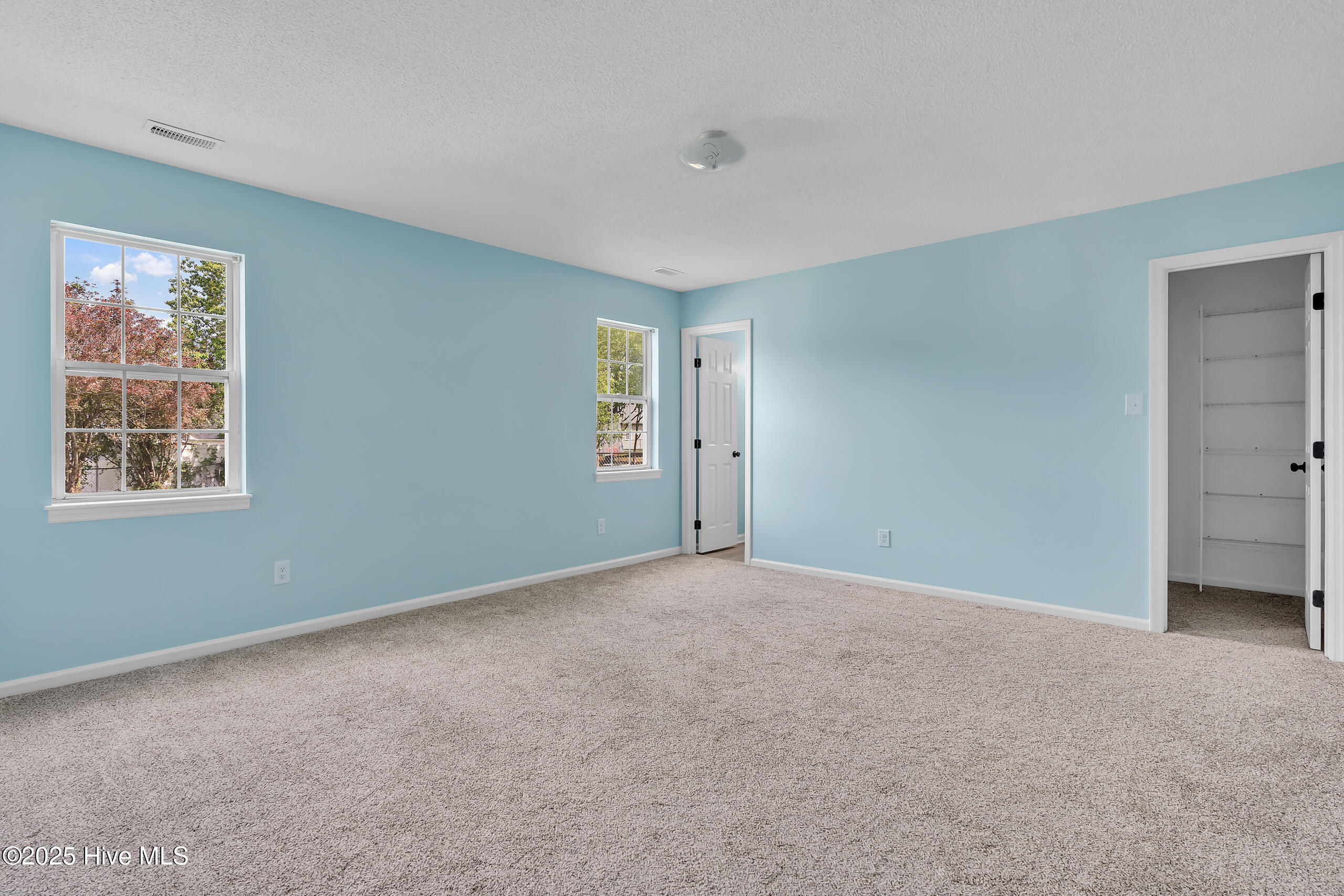 823 S Dogwood Lane