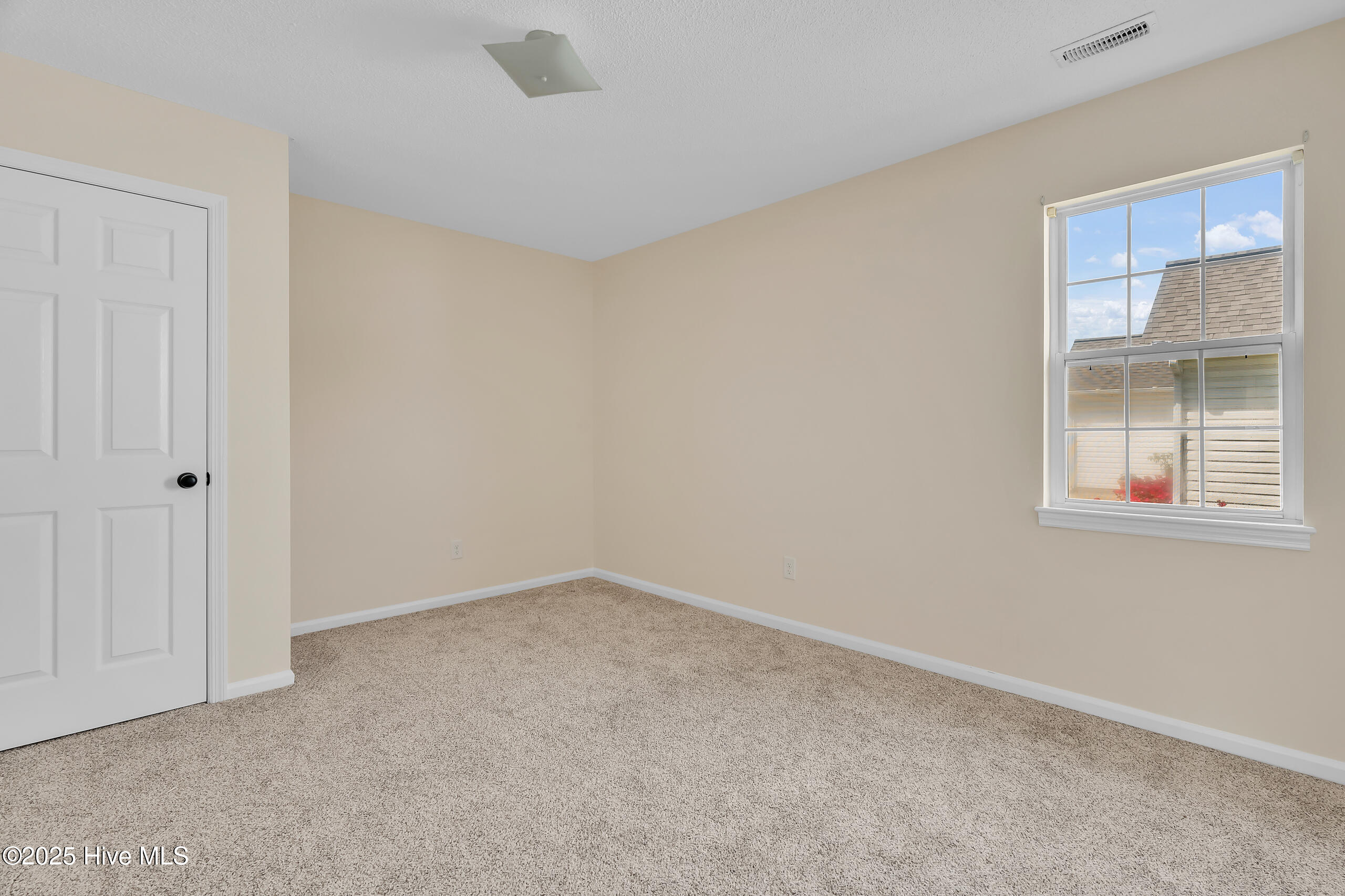 823 S Dogwood Lane