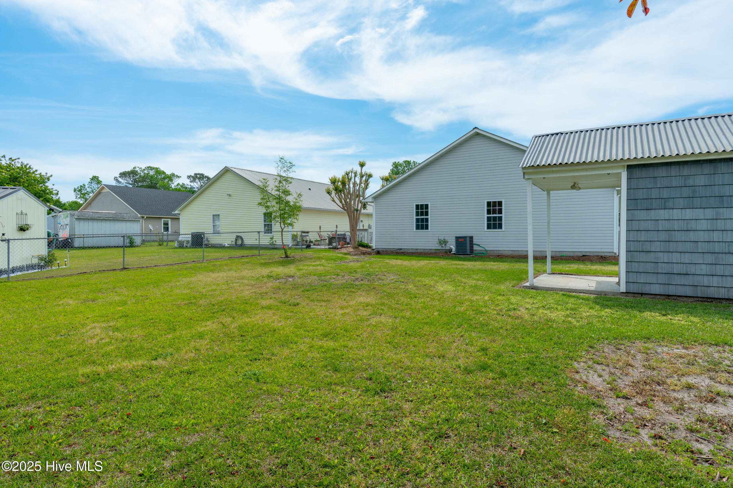 823 S Dogwood Lane