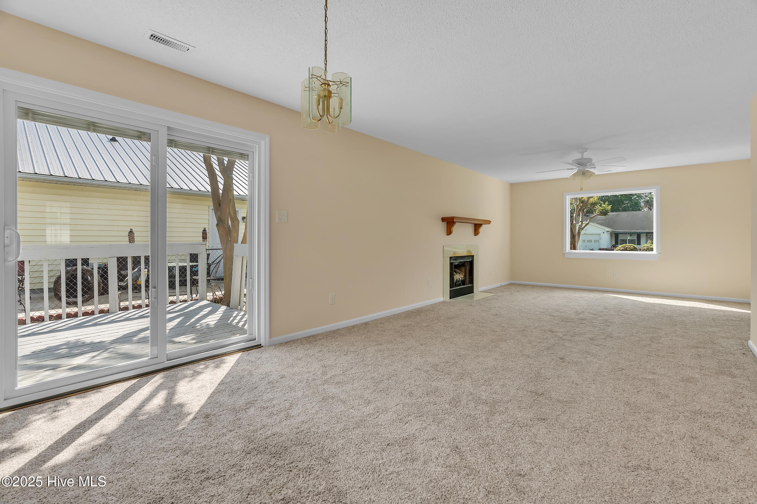 823 S Dogwood Lane