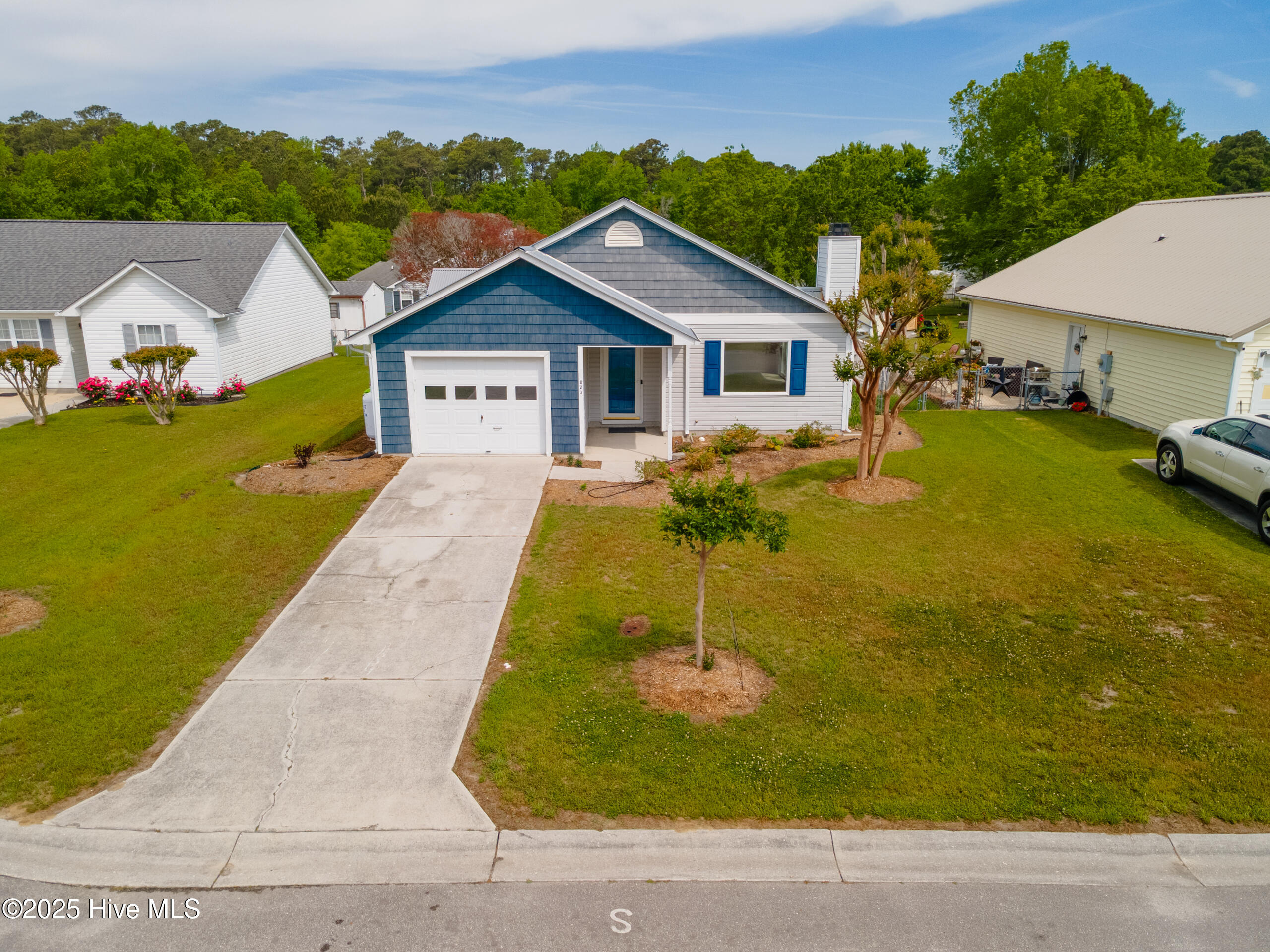 823 S Dogwood Lane