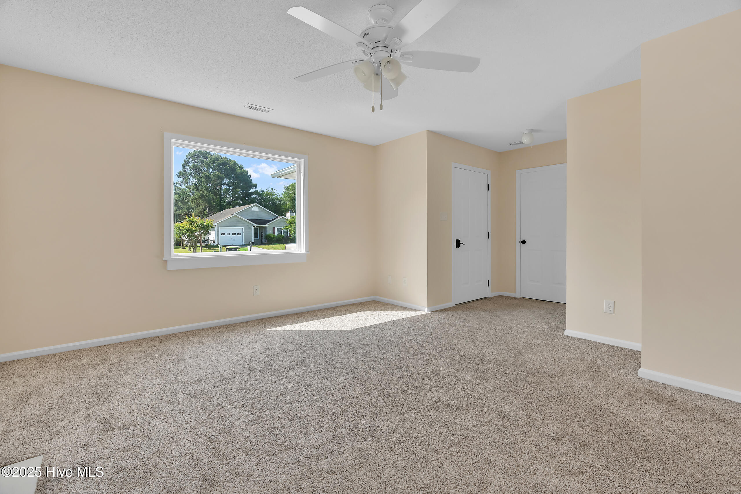 823 S Dogwood Lane