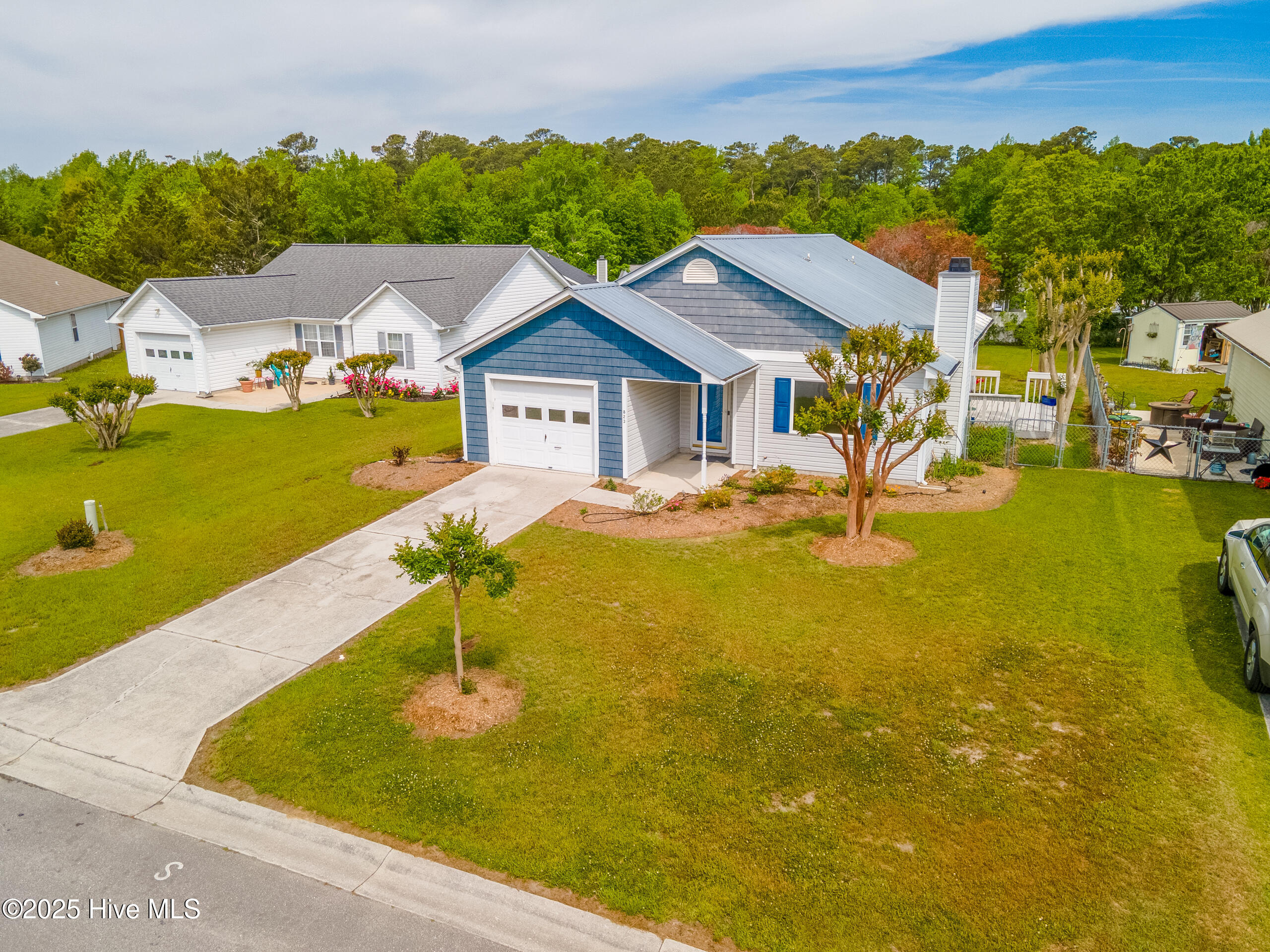 823 S Dogwood Lane