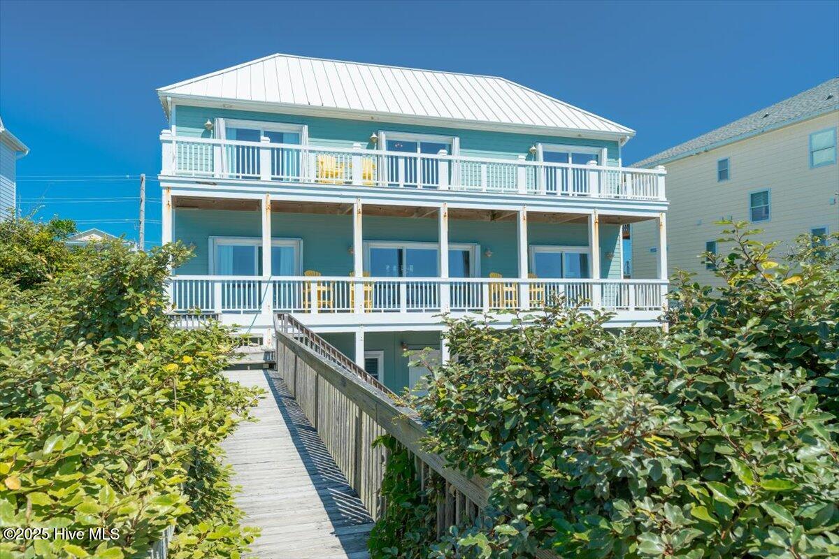 3720 Island Drive