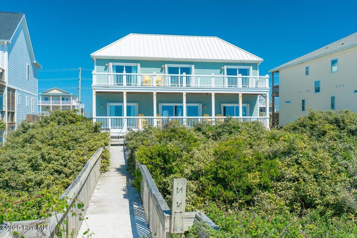 3720 Island Drive