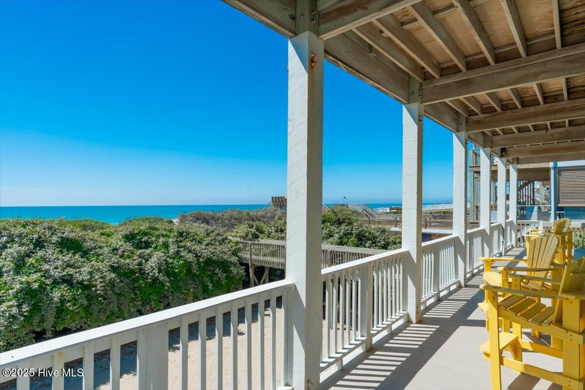 3720 Island Drive