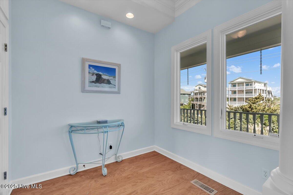 3720 Island Drive
