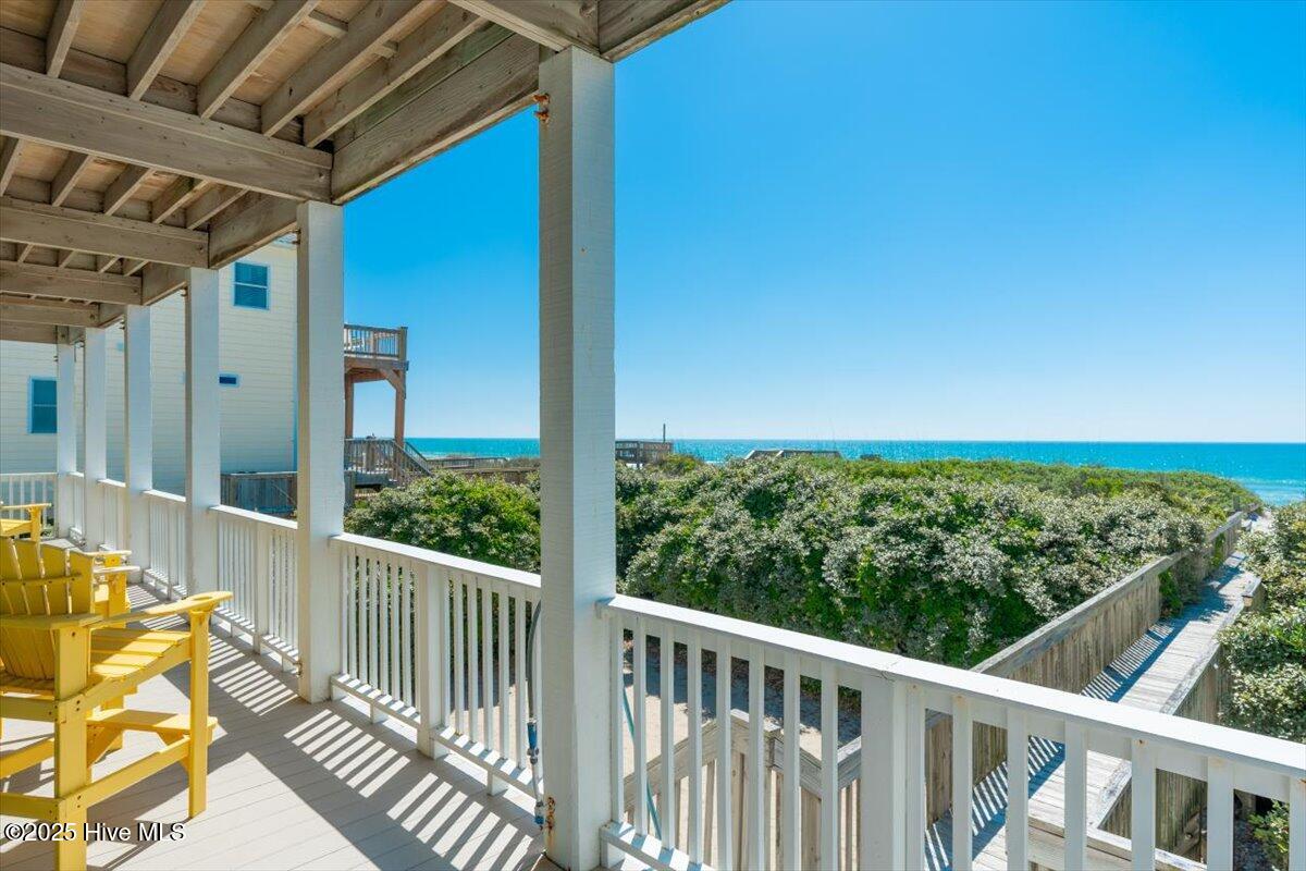 3720 Island Drive