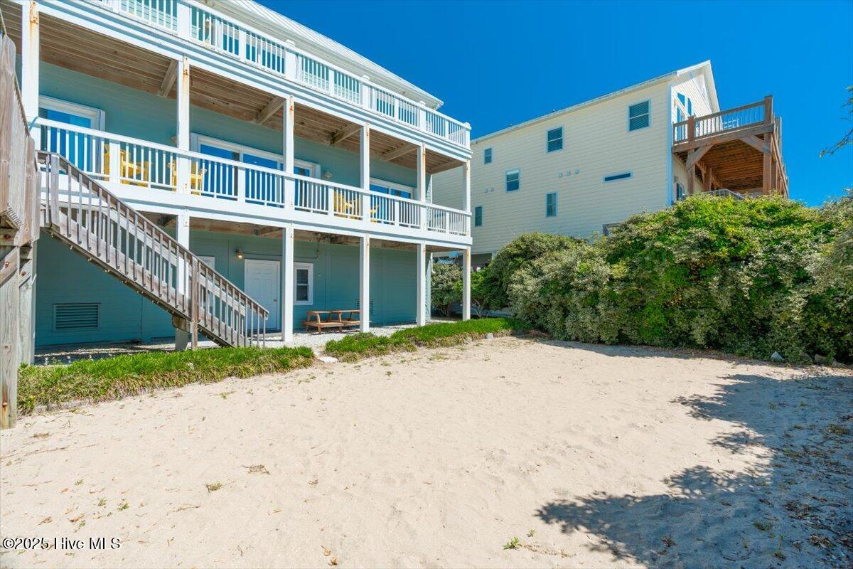 3720 Island Drive
