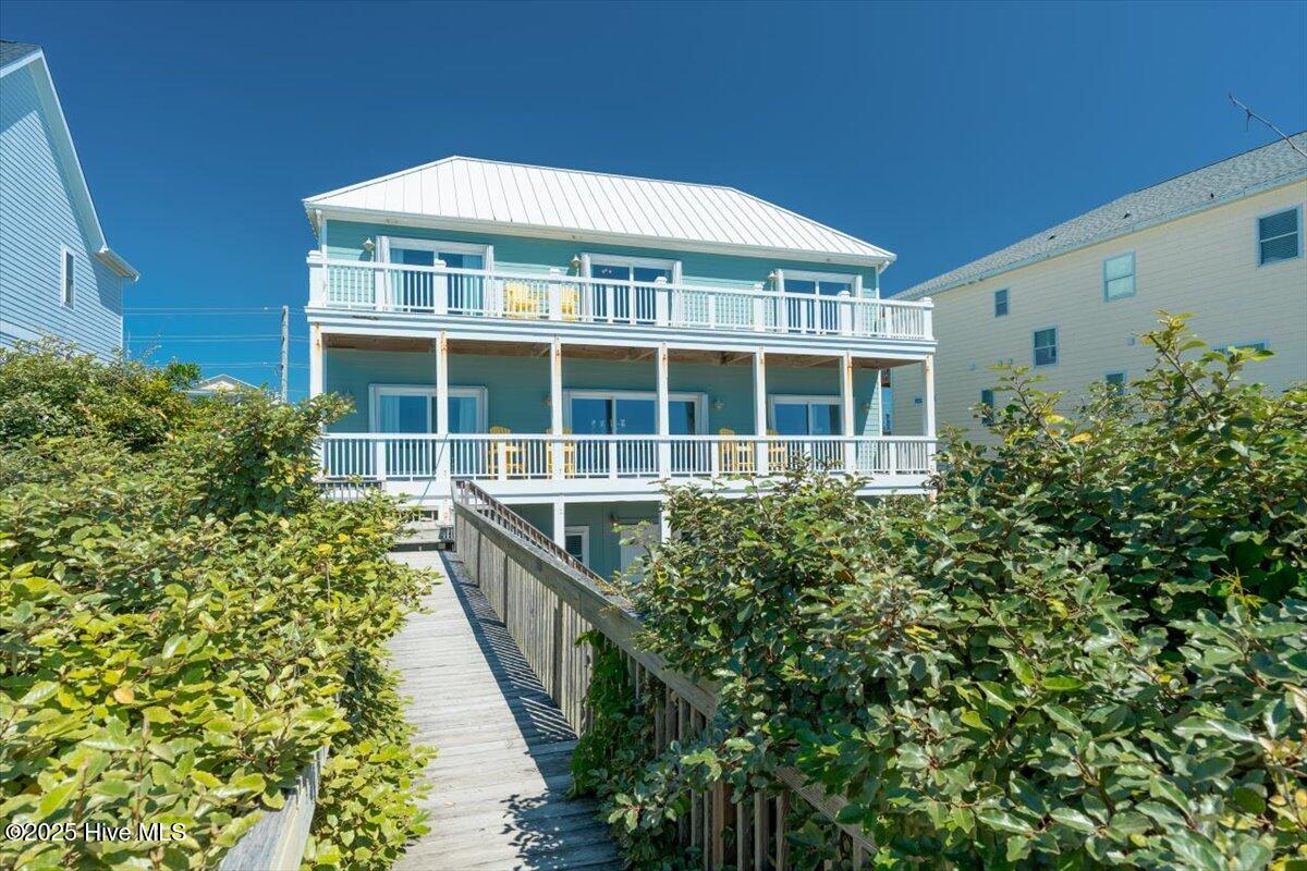 3720 Island Drive