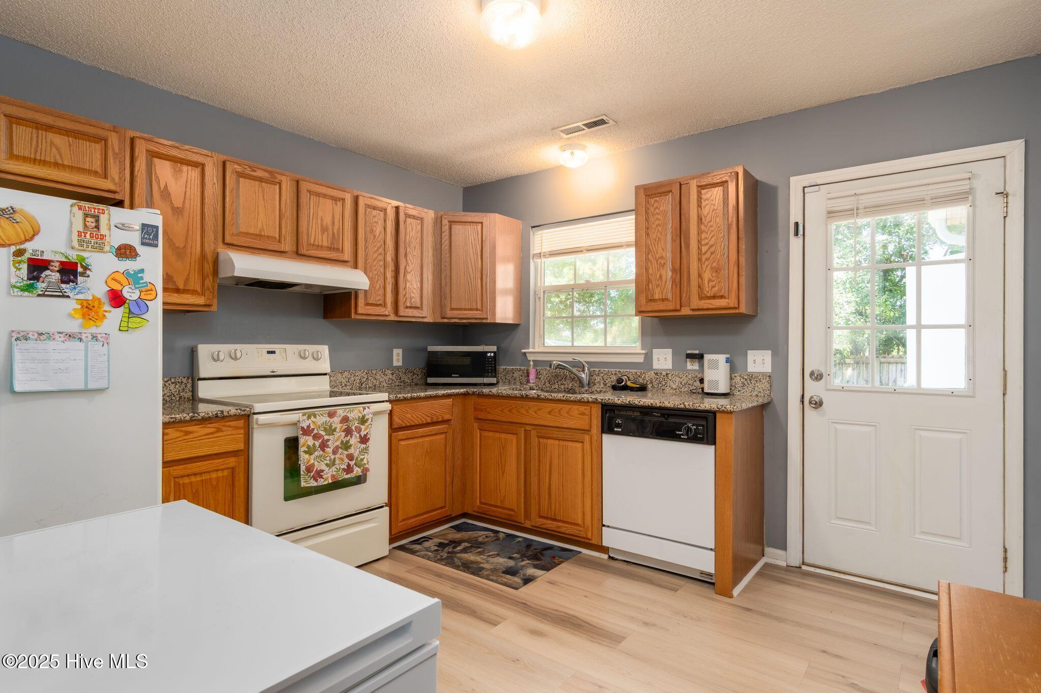 1081 W Pueblo Drive