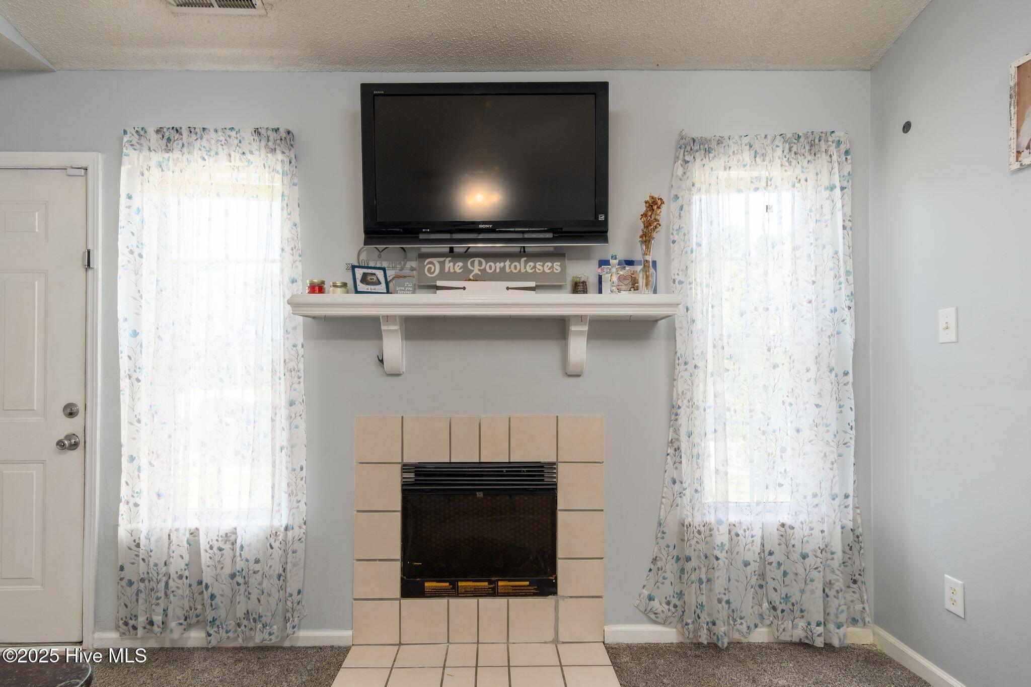 1081 W Pueblo Drive