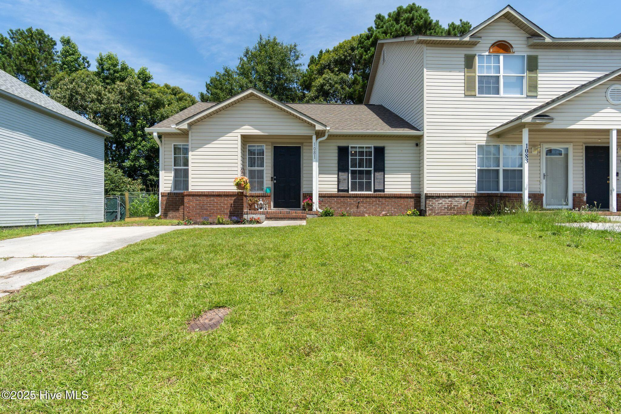 1081 W Pueblo Drive