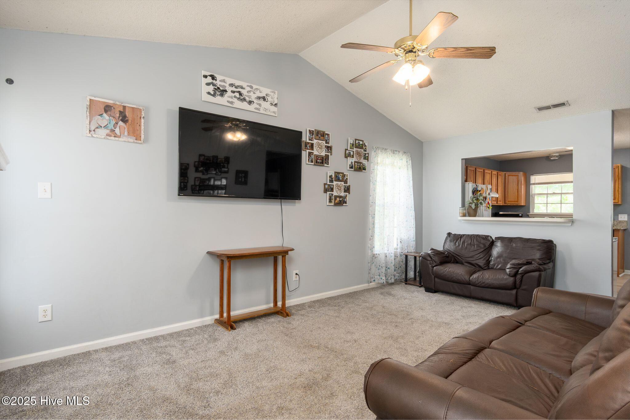 1081 W Pueblo Drive