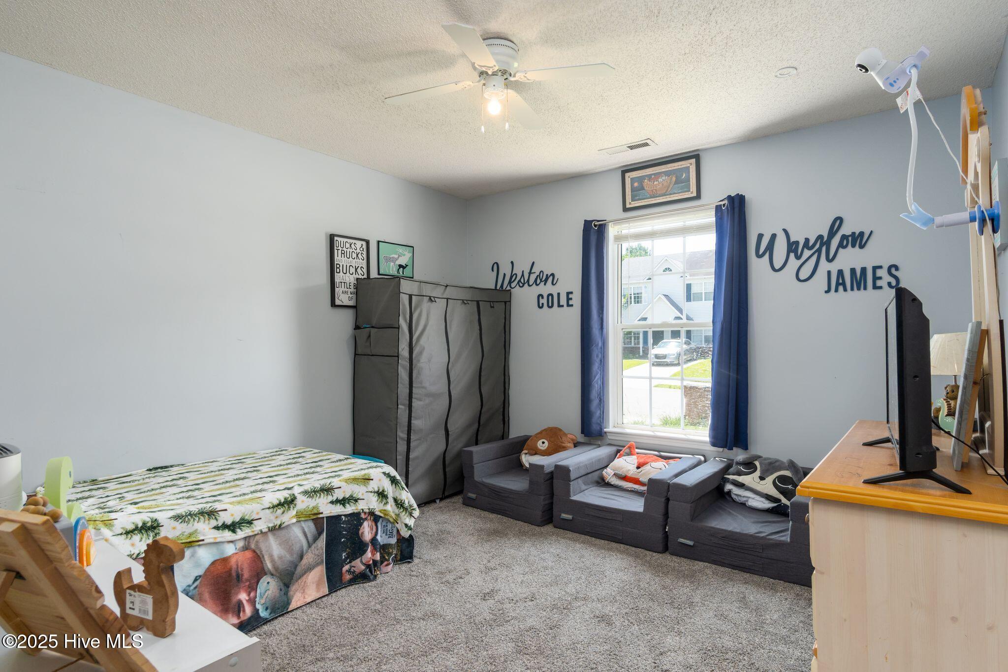 1081 W Pueblo Drive