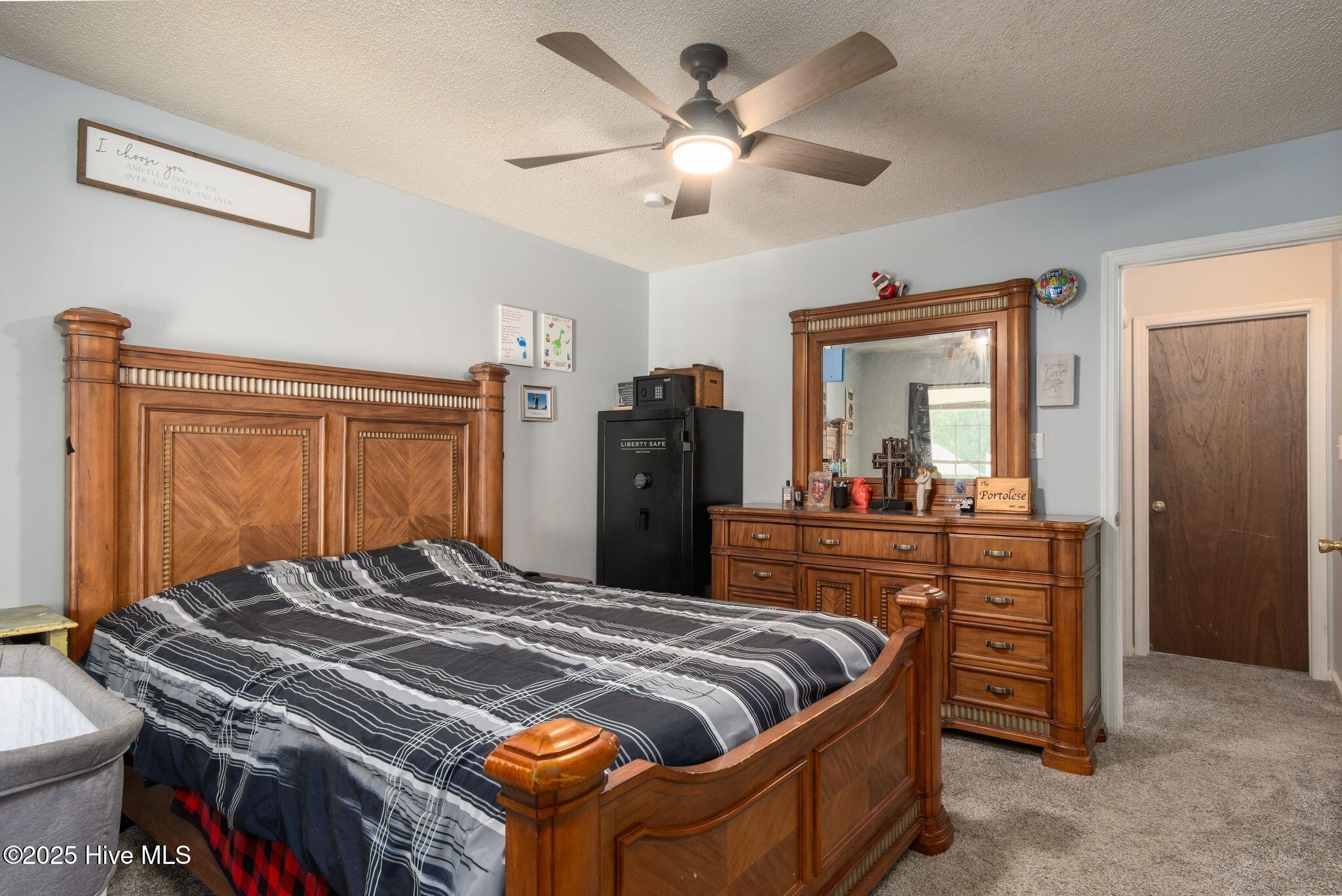 1081 W Pueblo Drive