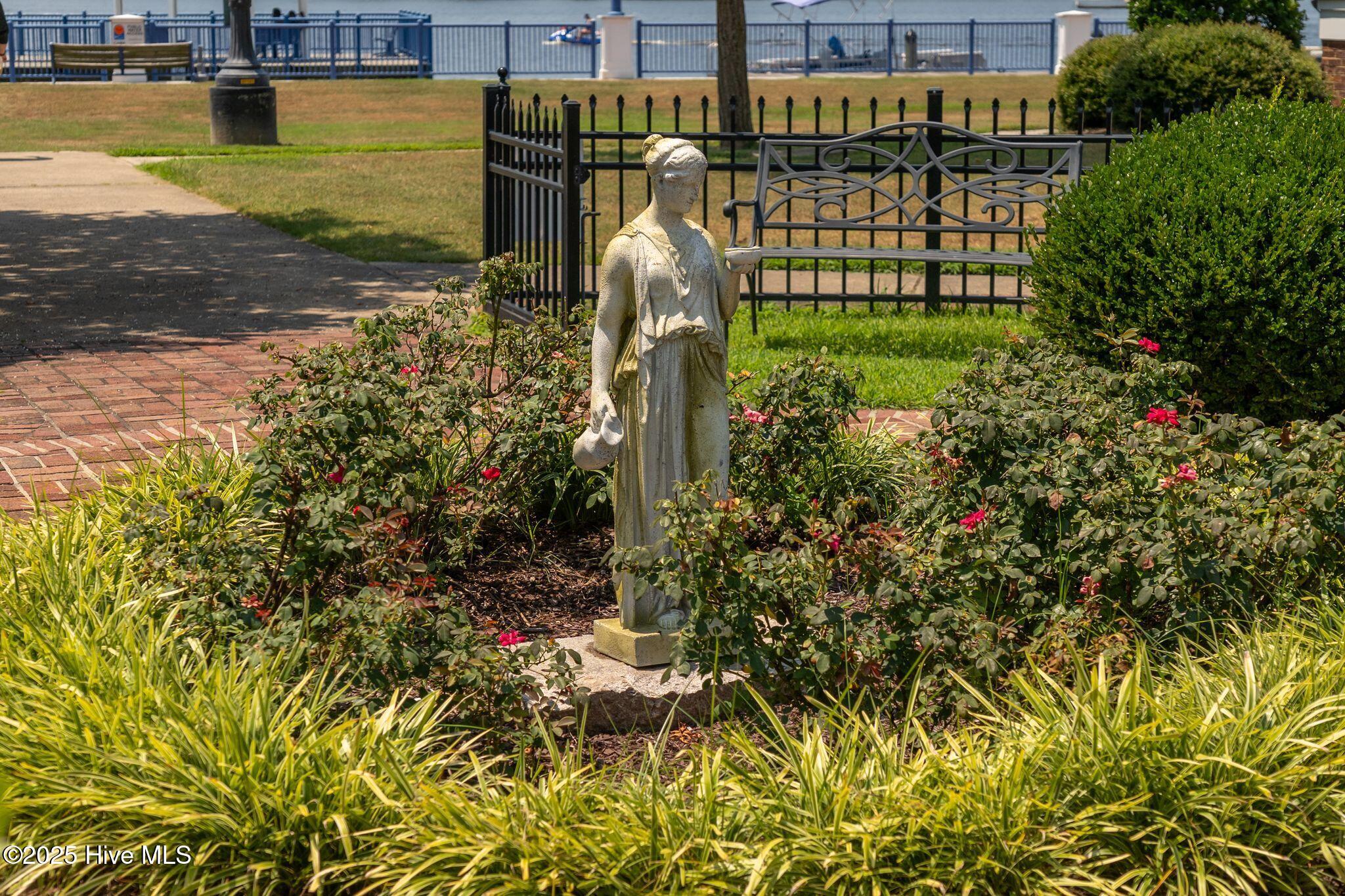 400 Island Drive