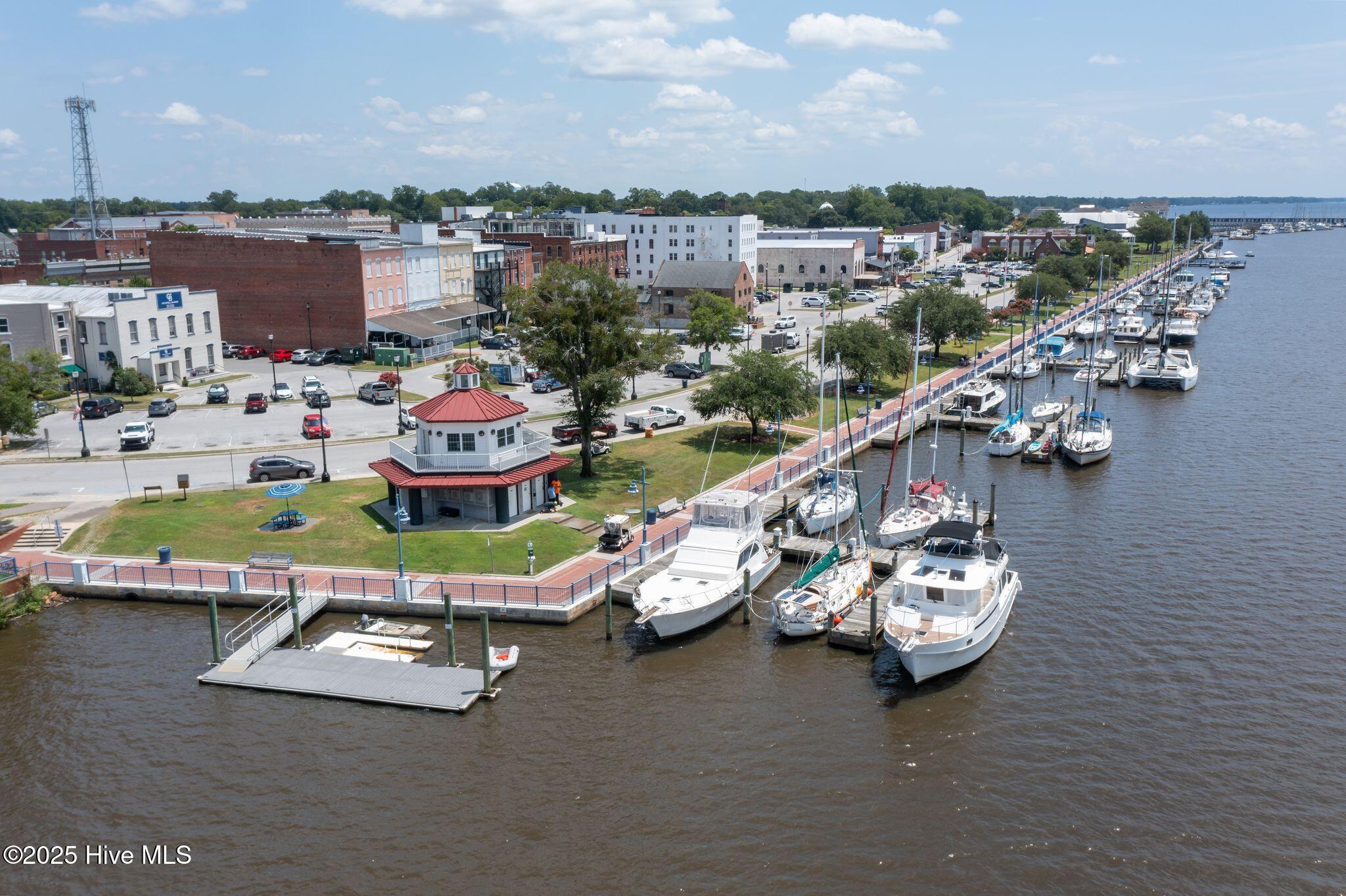 400 Island Drive