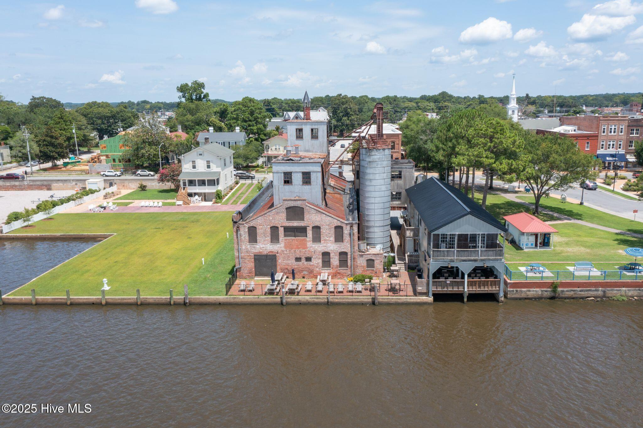400 Island Drive