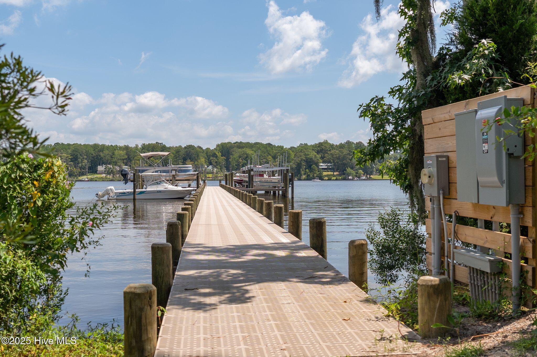 400 Island Drive