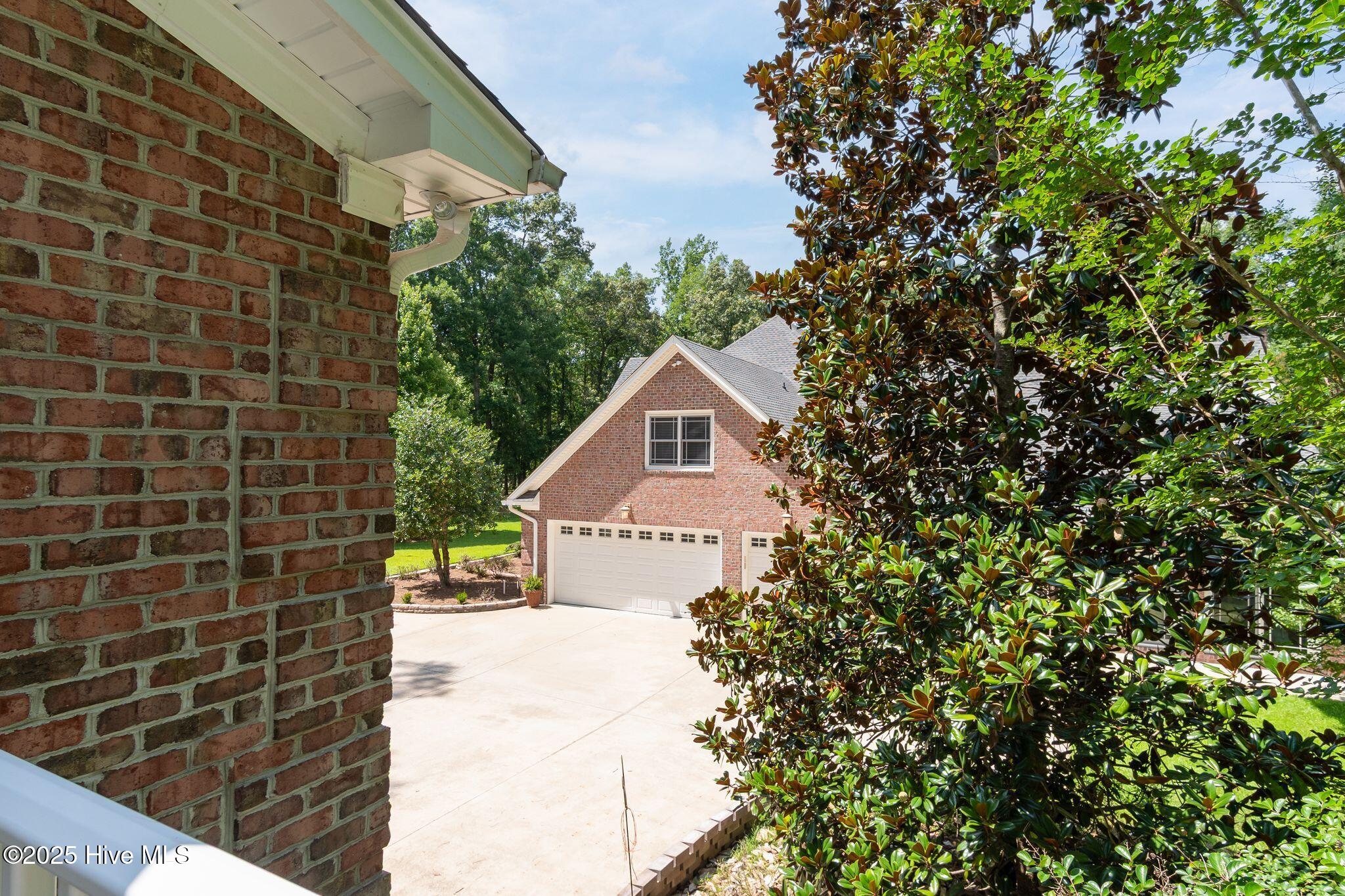 400 Island Drive
