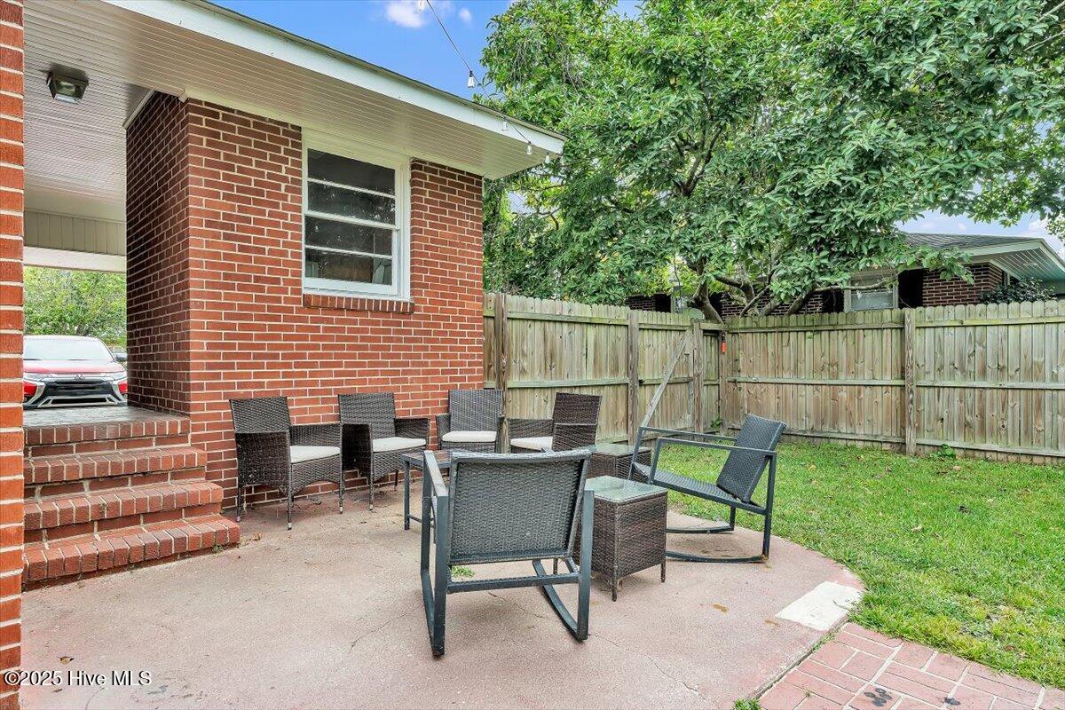 211 Fenton Place