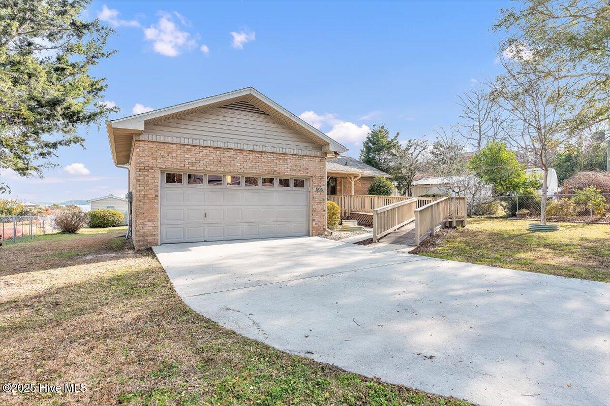 506 Hilltop Ext