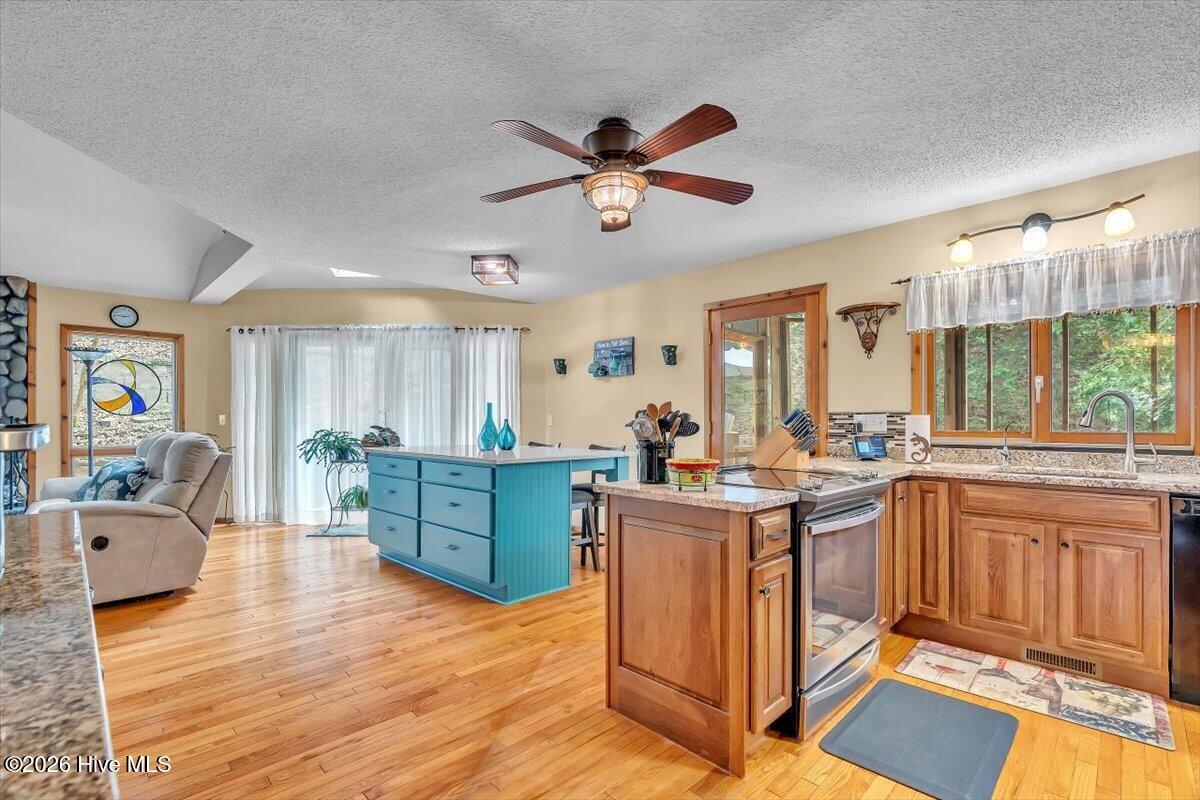 5505 Fredeen Court