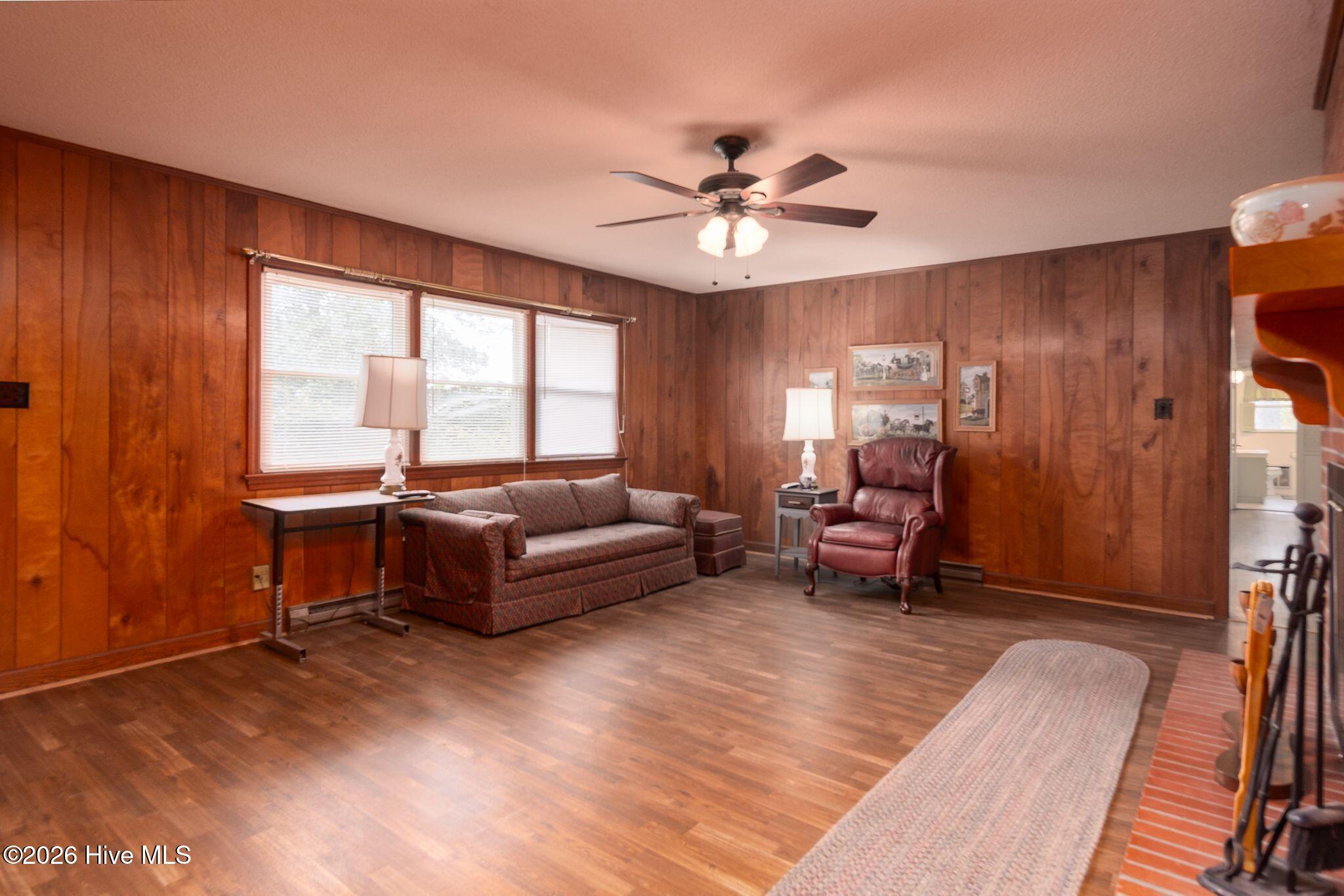 1055 Highway 58
