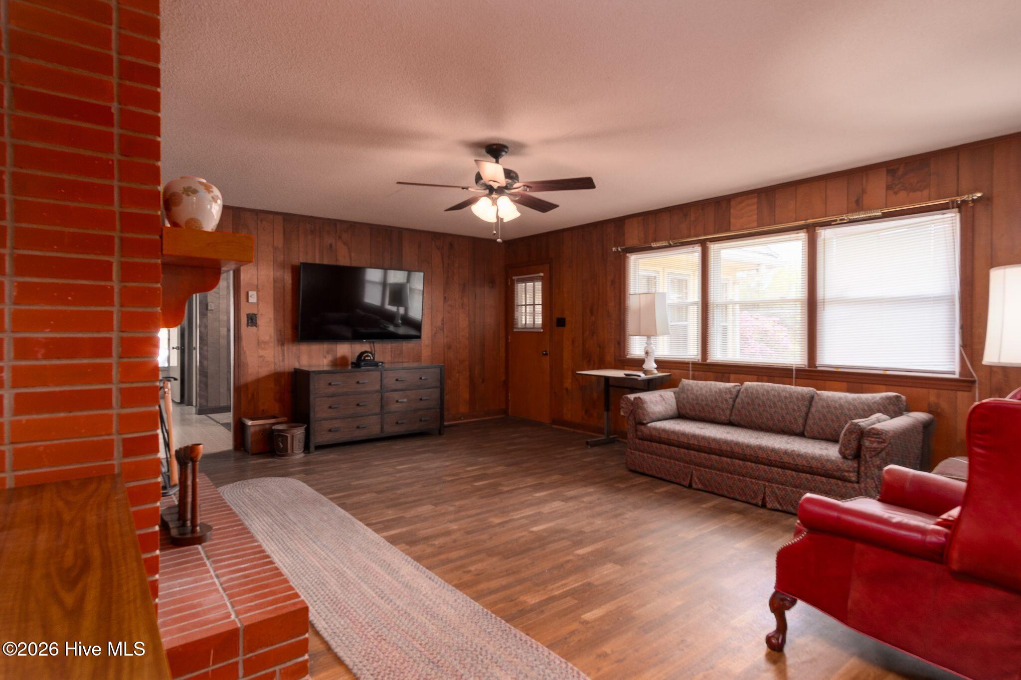 1055 Highway 58