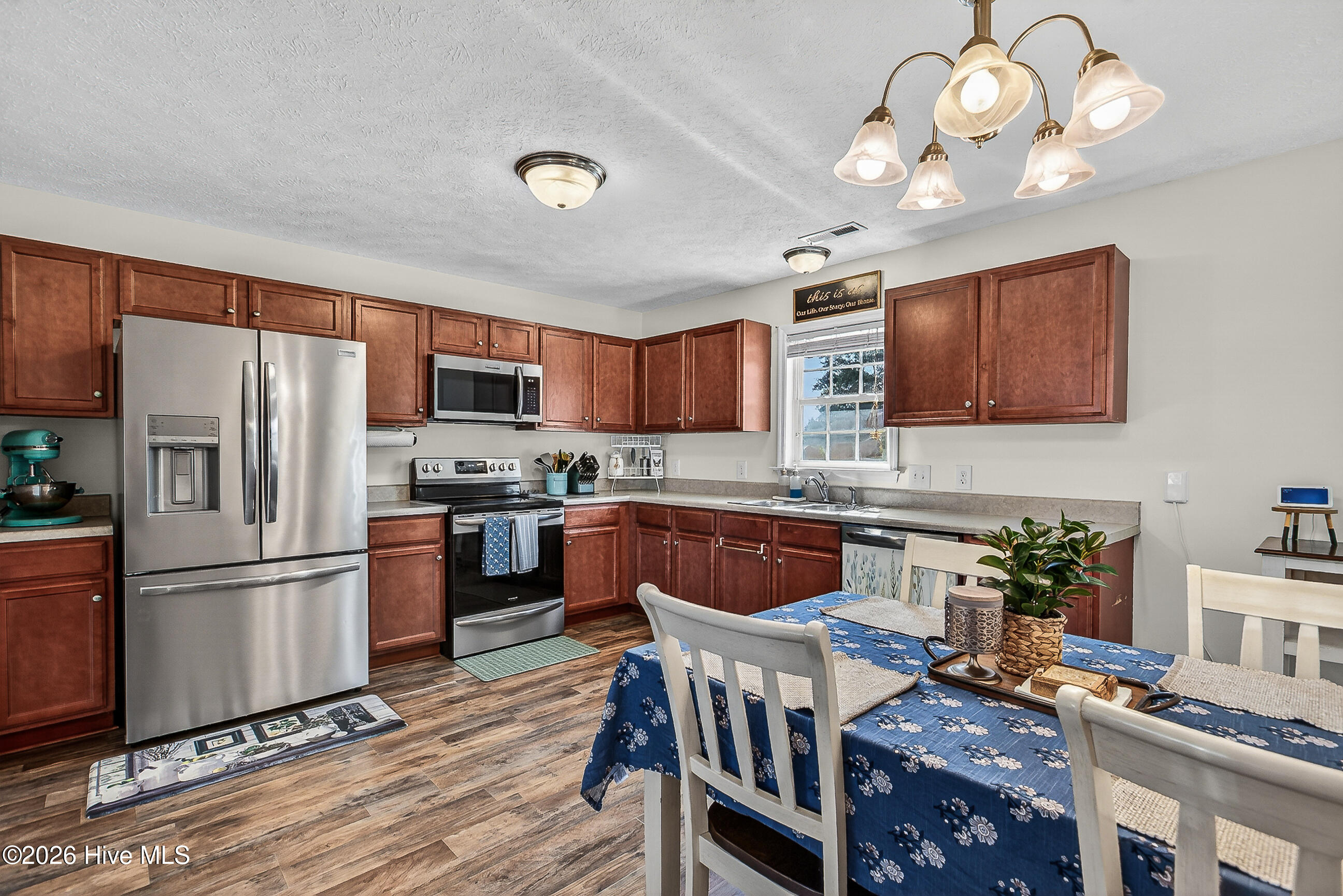 122 Waverly Way