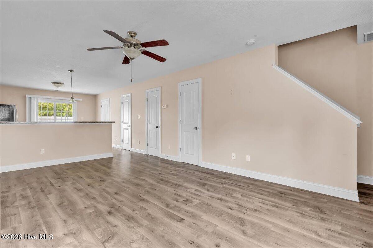 101 W Murrow Lane