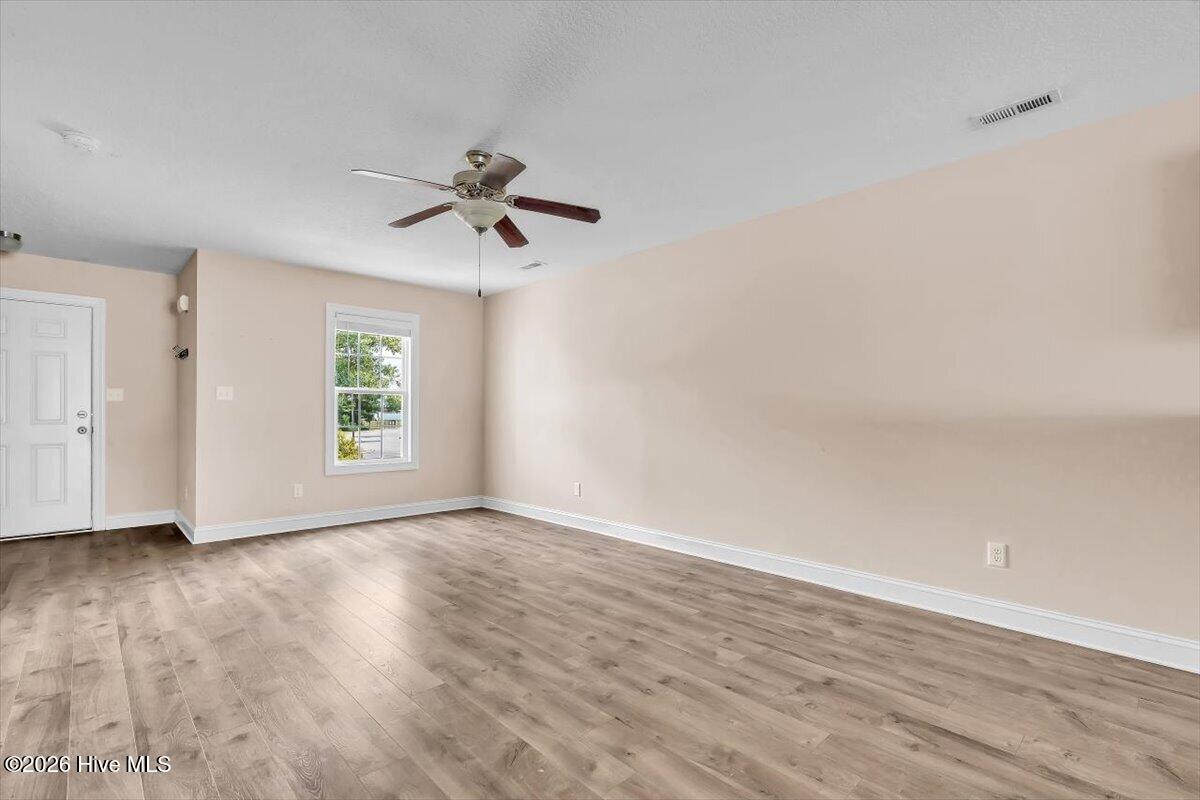 101 W Murrow Lane
