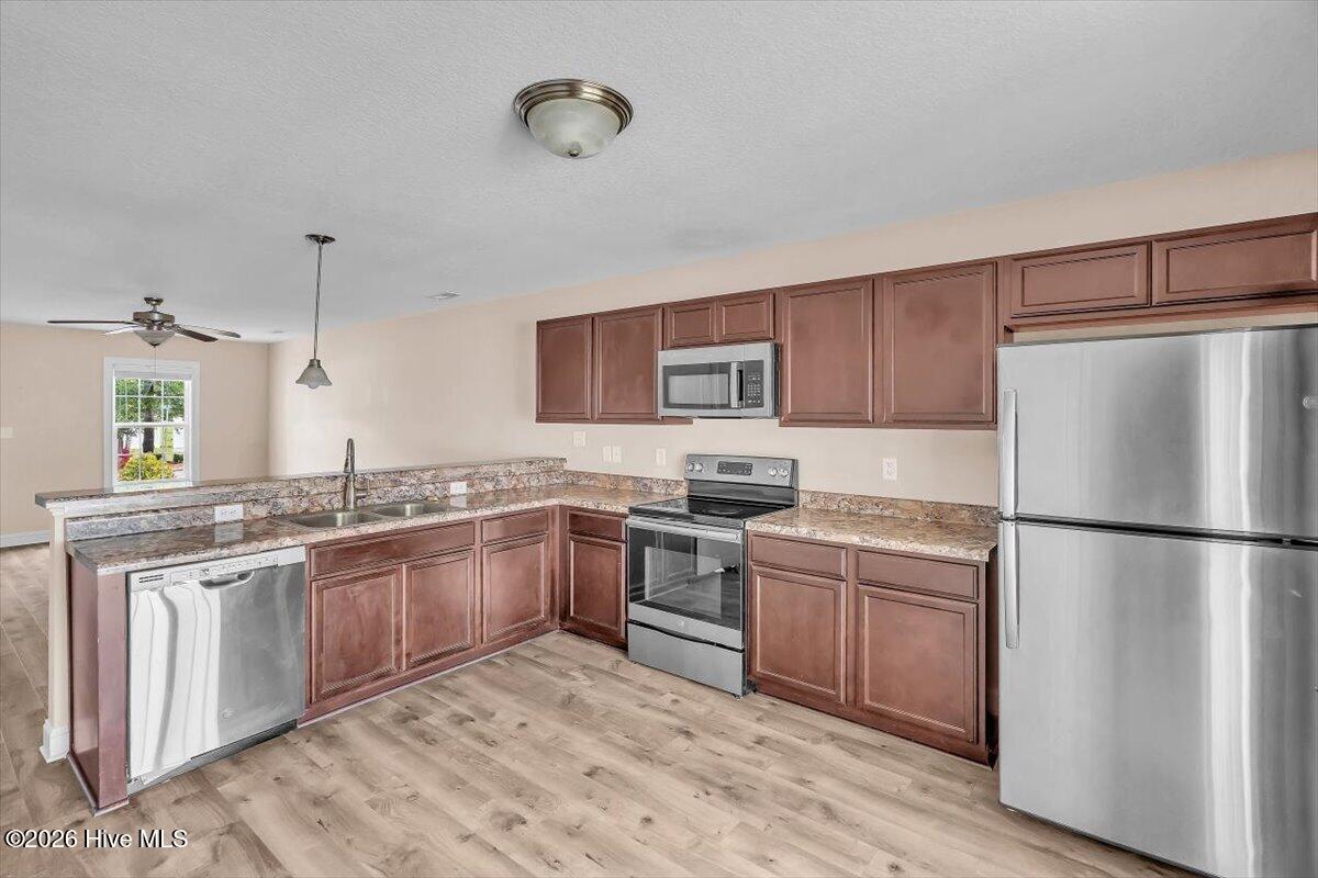 101 W Murrow Lane