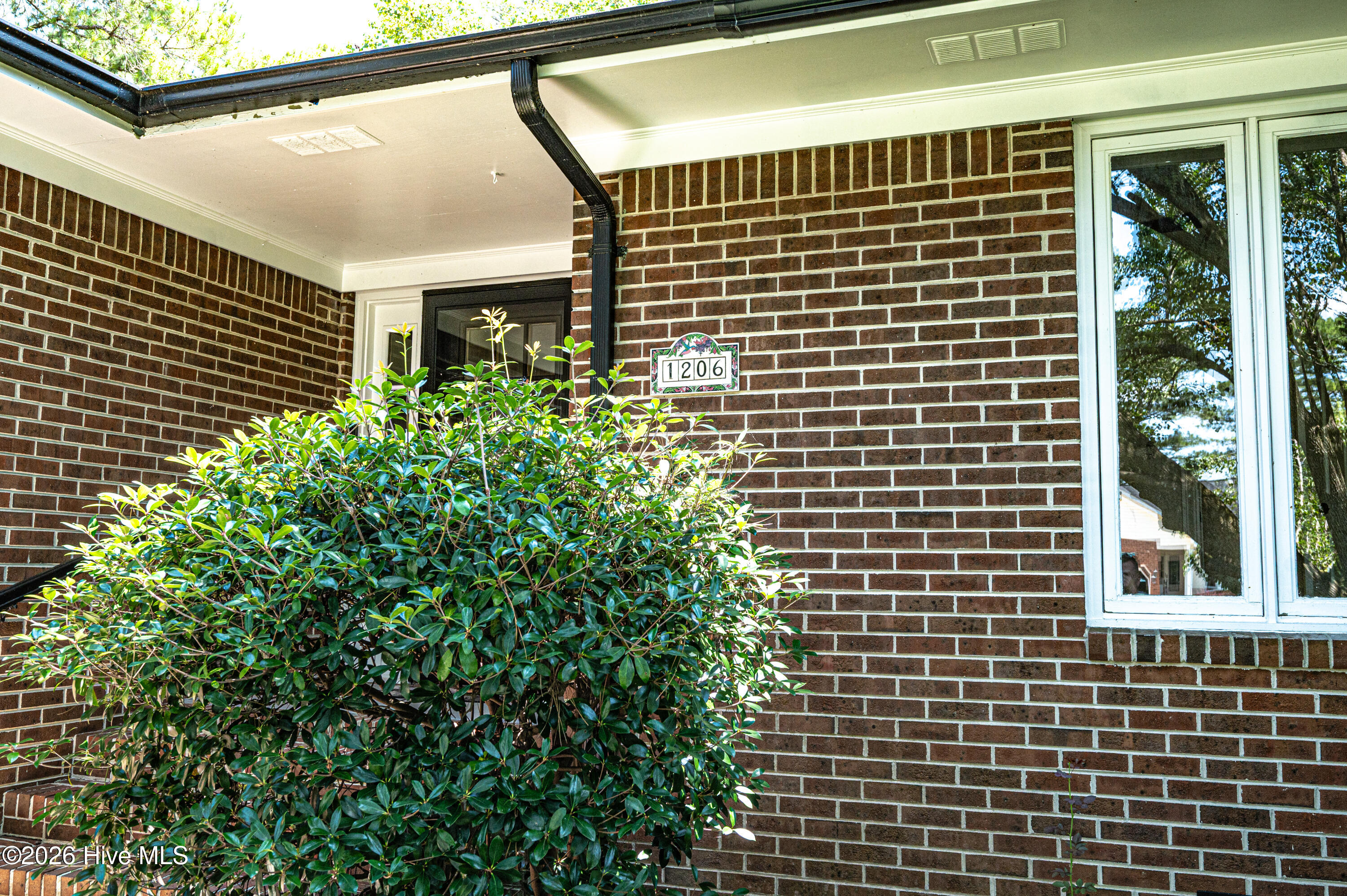 1206 Crows Nest Court