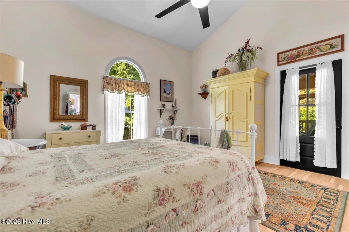 2235 Warrenton Way